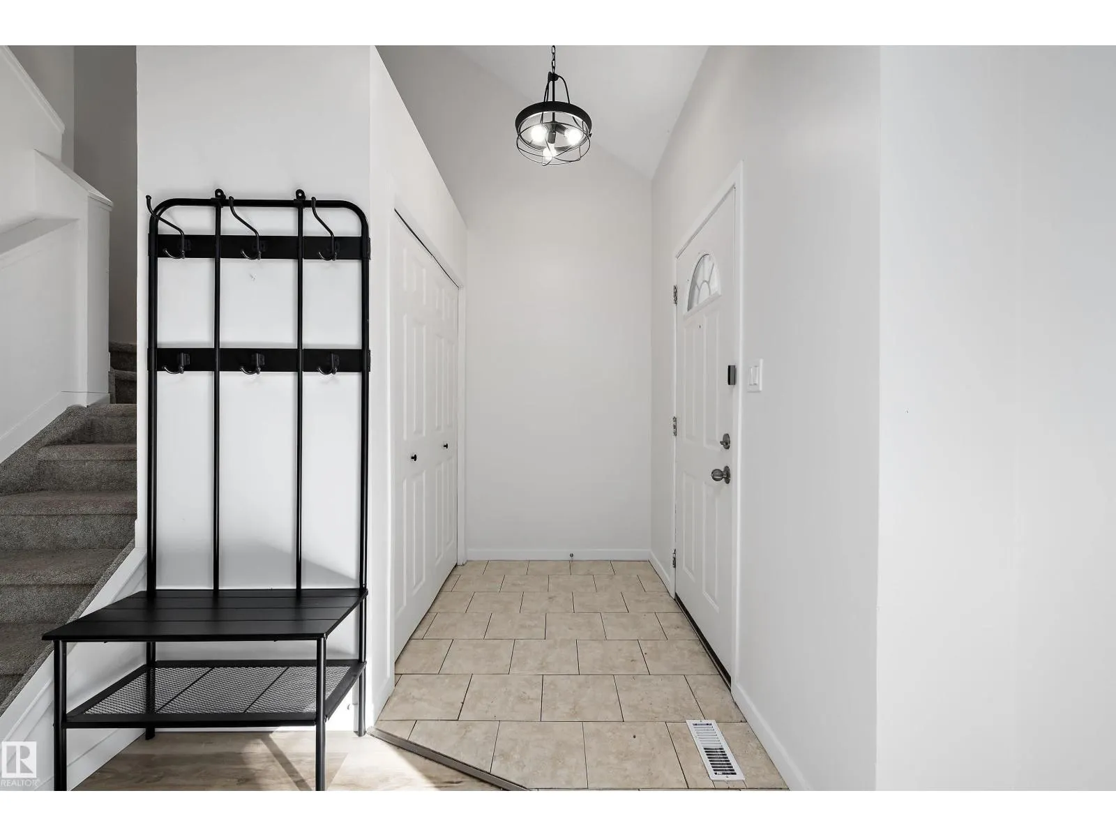 11822 47 ST NW