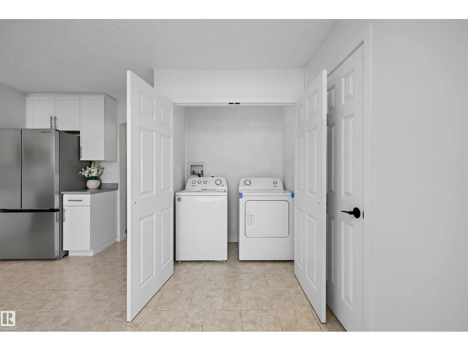 11822 47 ST NW
