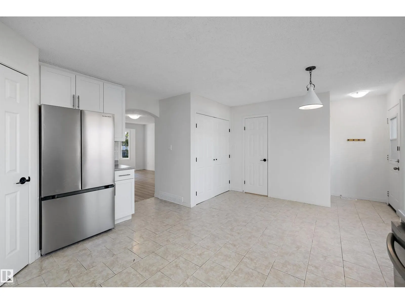11822 47 ST NW