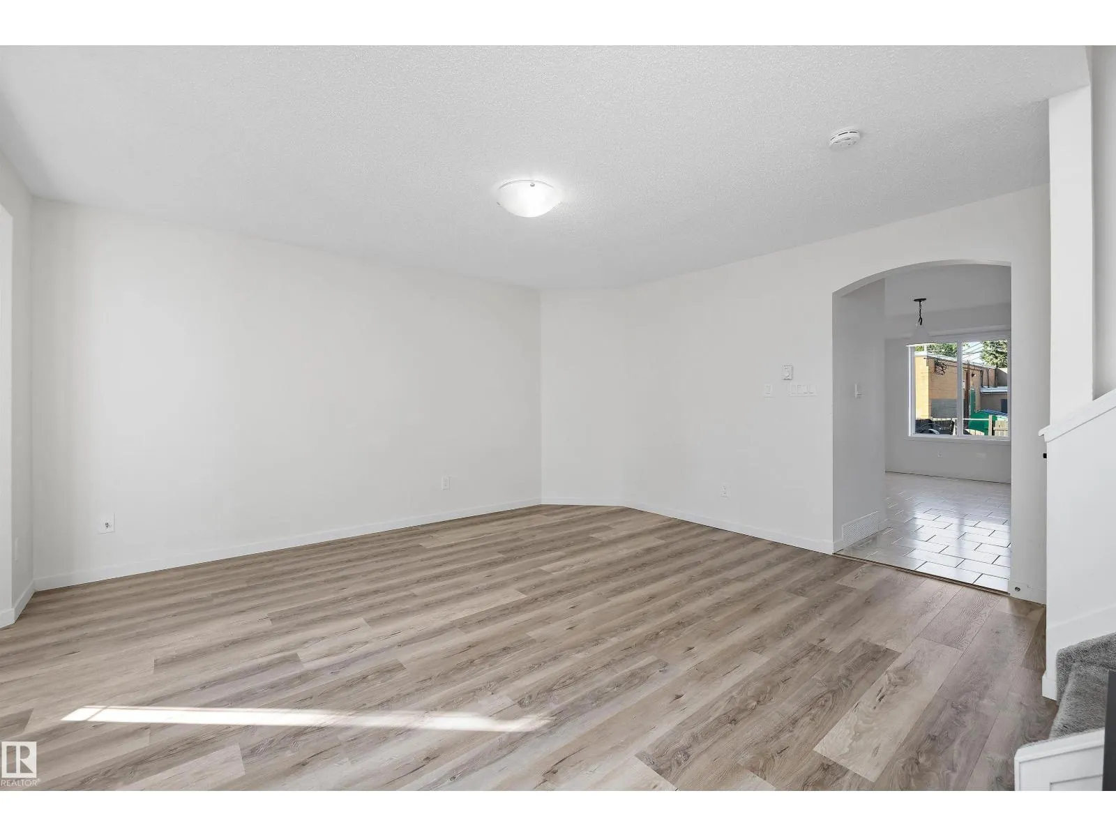 11822 47 ST NW