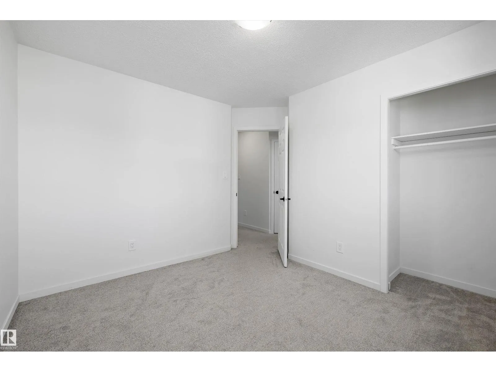 11822 47 ST NW