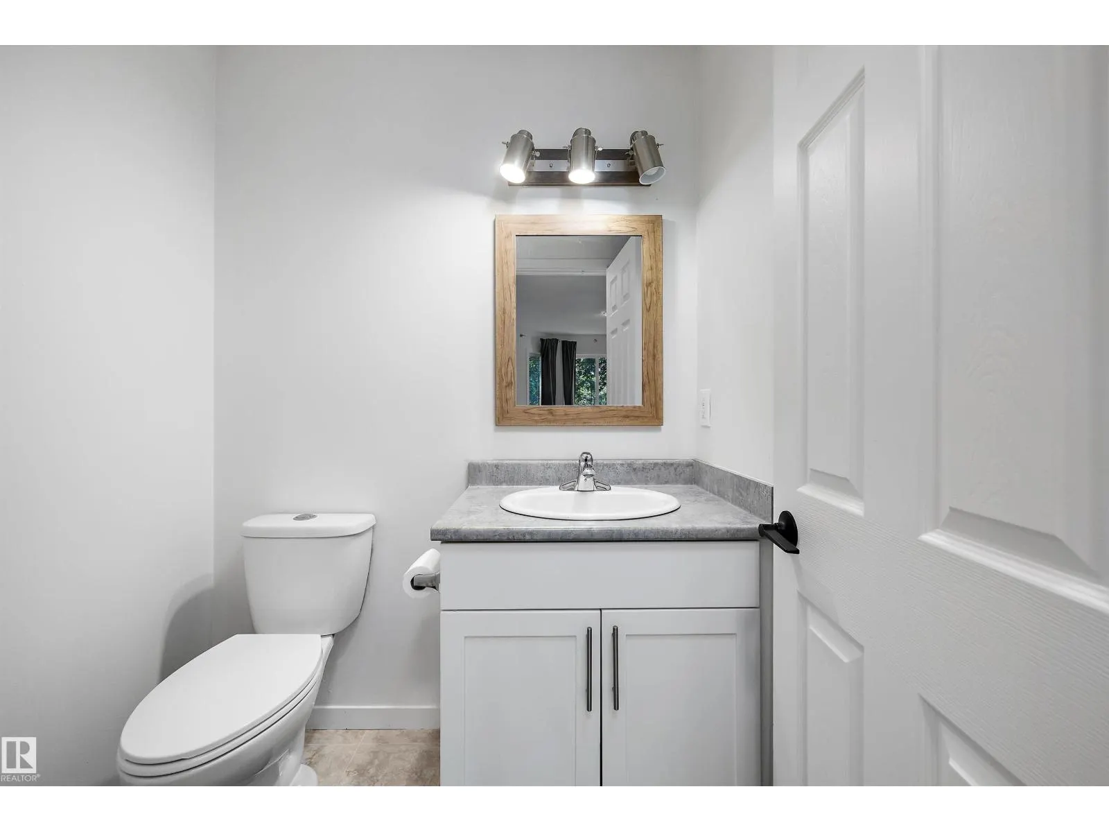 11822 47 ST NW