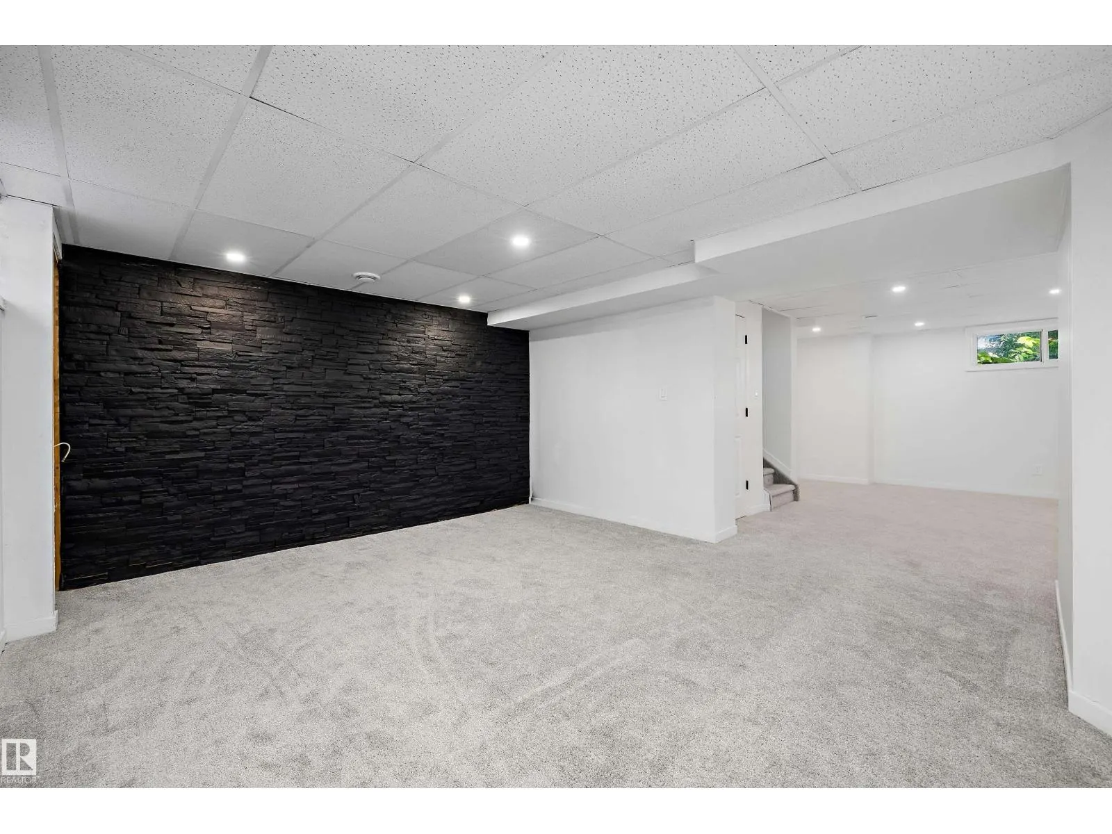 11822 47 ST NW