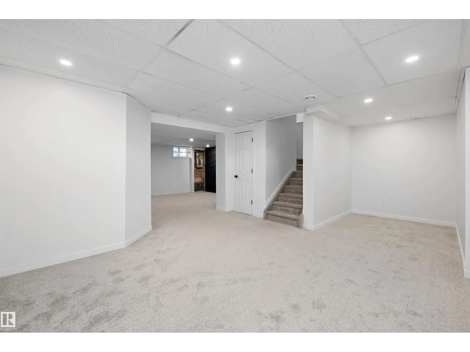 11822 47 ST NW