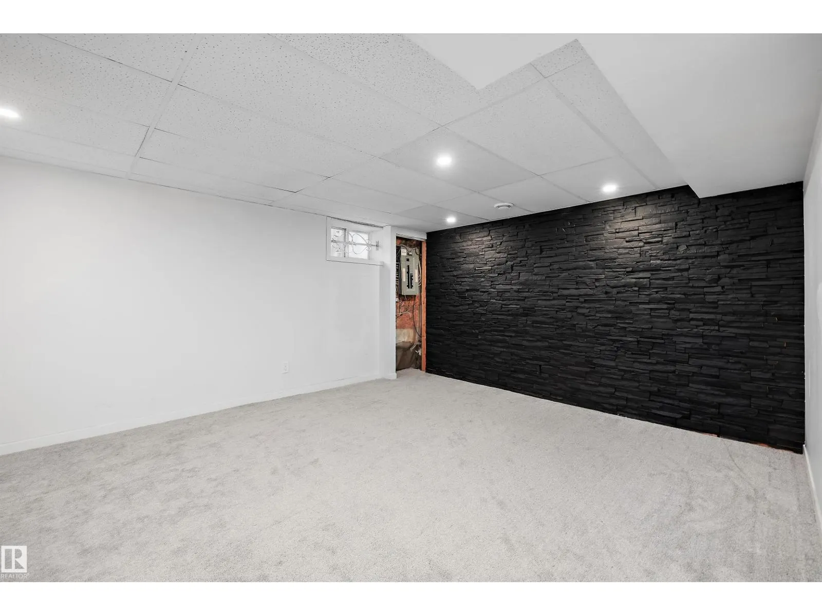 11822 47 ST NW
