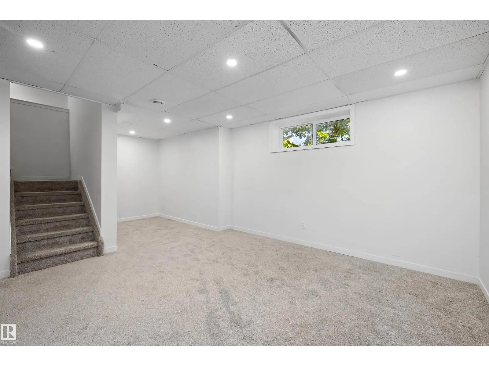 11822 47 ST NW