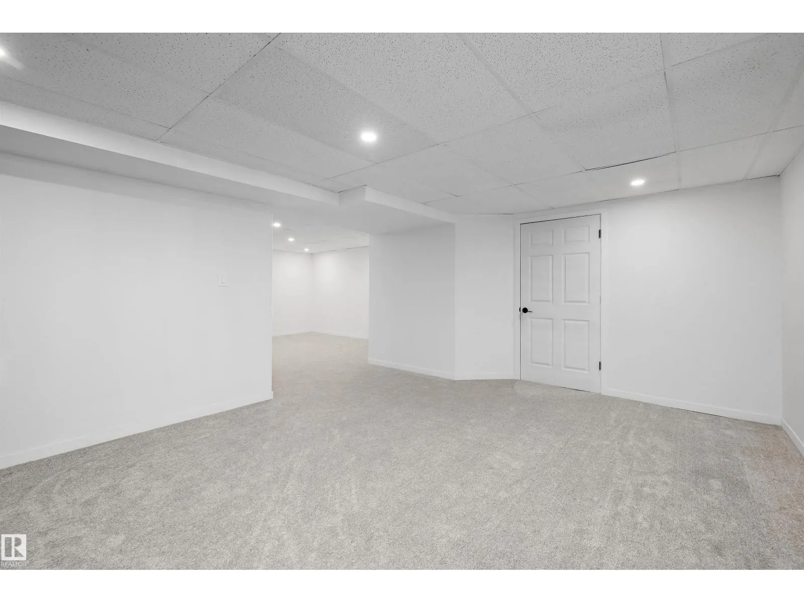 11822 47 ST NW