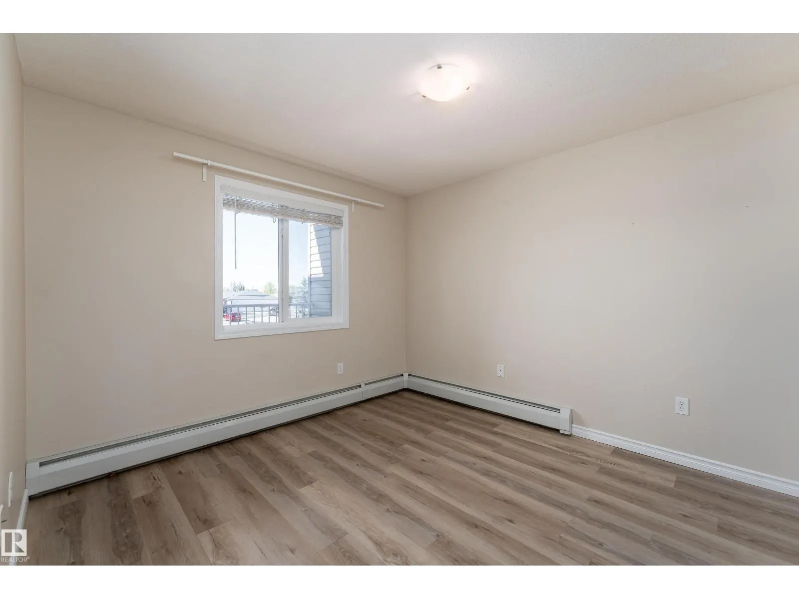 #214 4309 33 ST