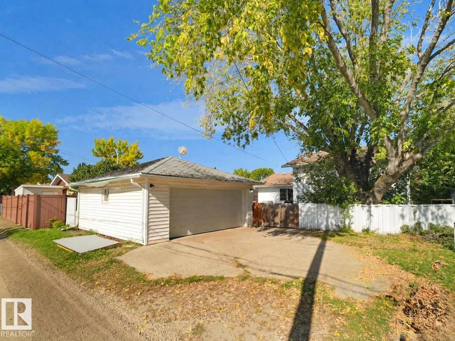 16 THOMPSON CR