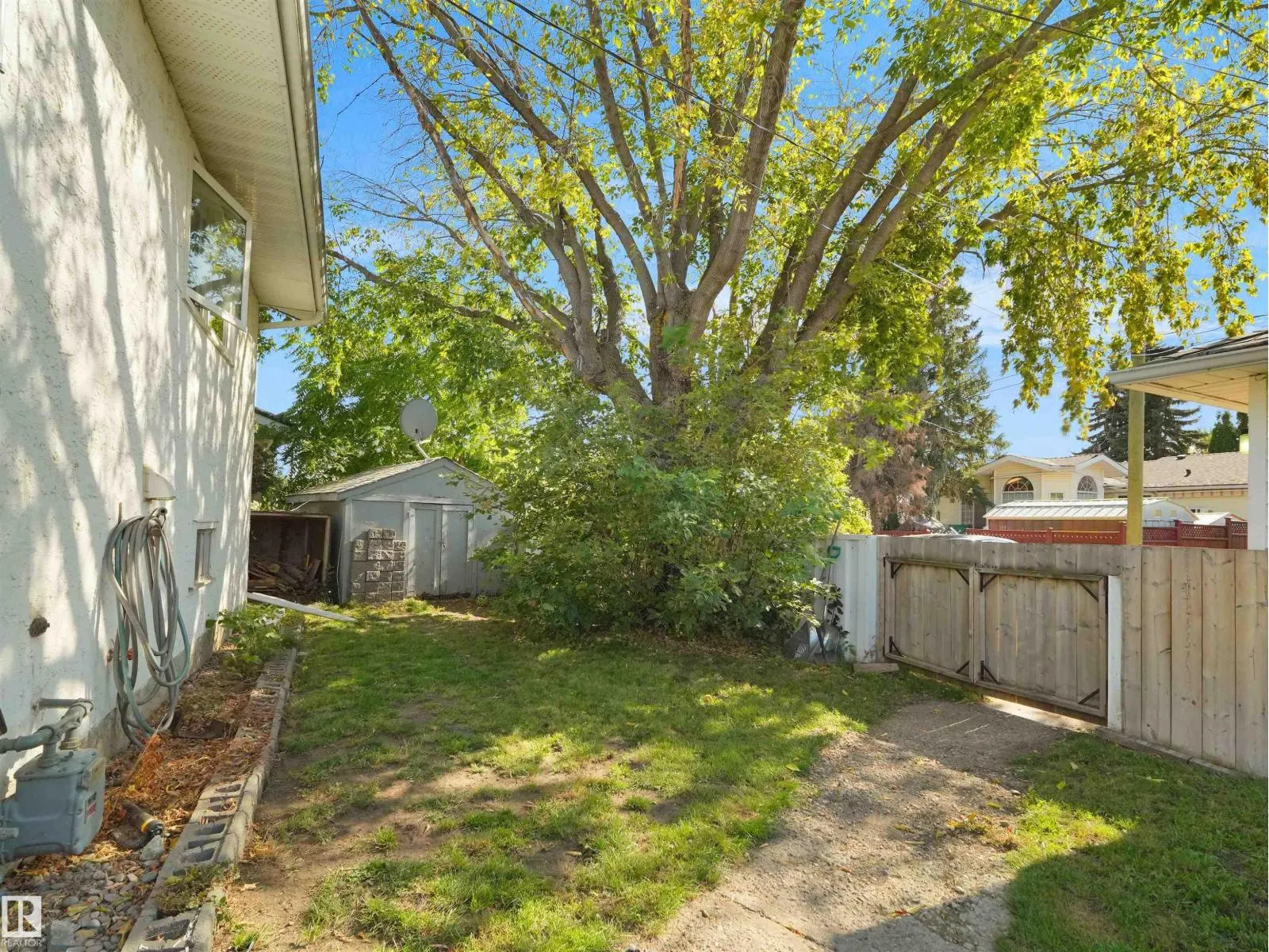 16 THOMPSON CR