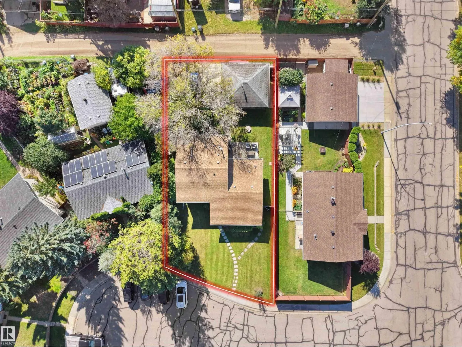 16 THOMPSON CR
