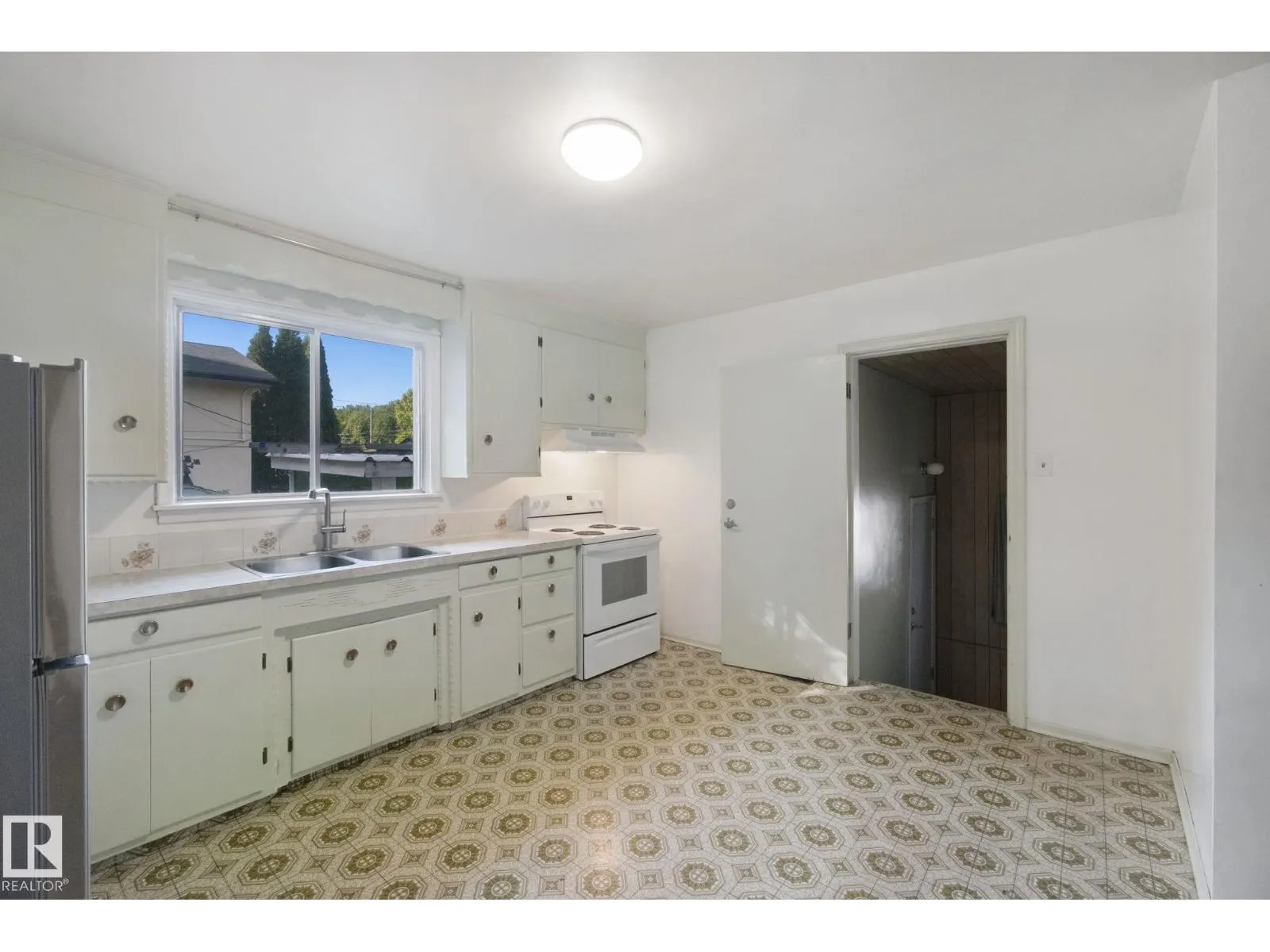 12126 57 ST NW