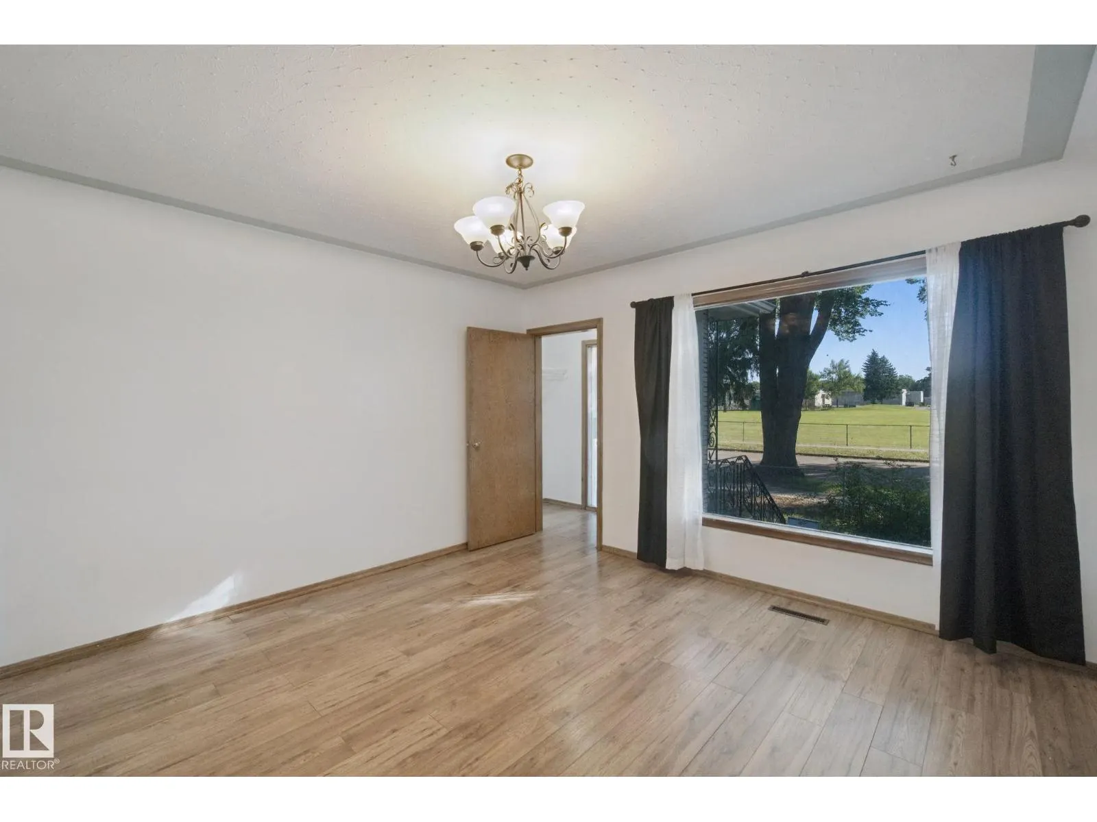 12126 57 ST NW