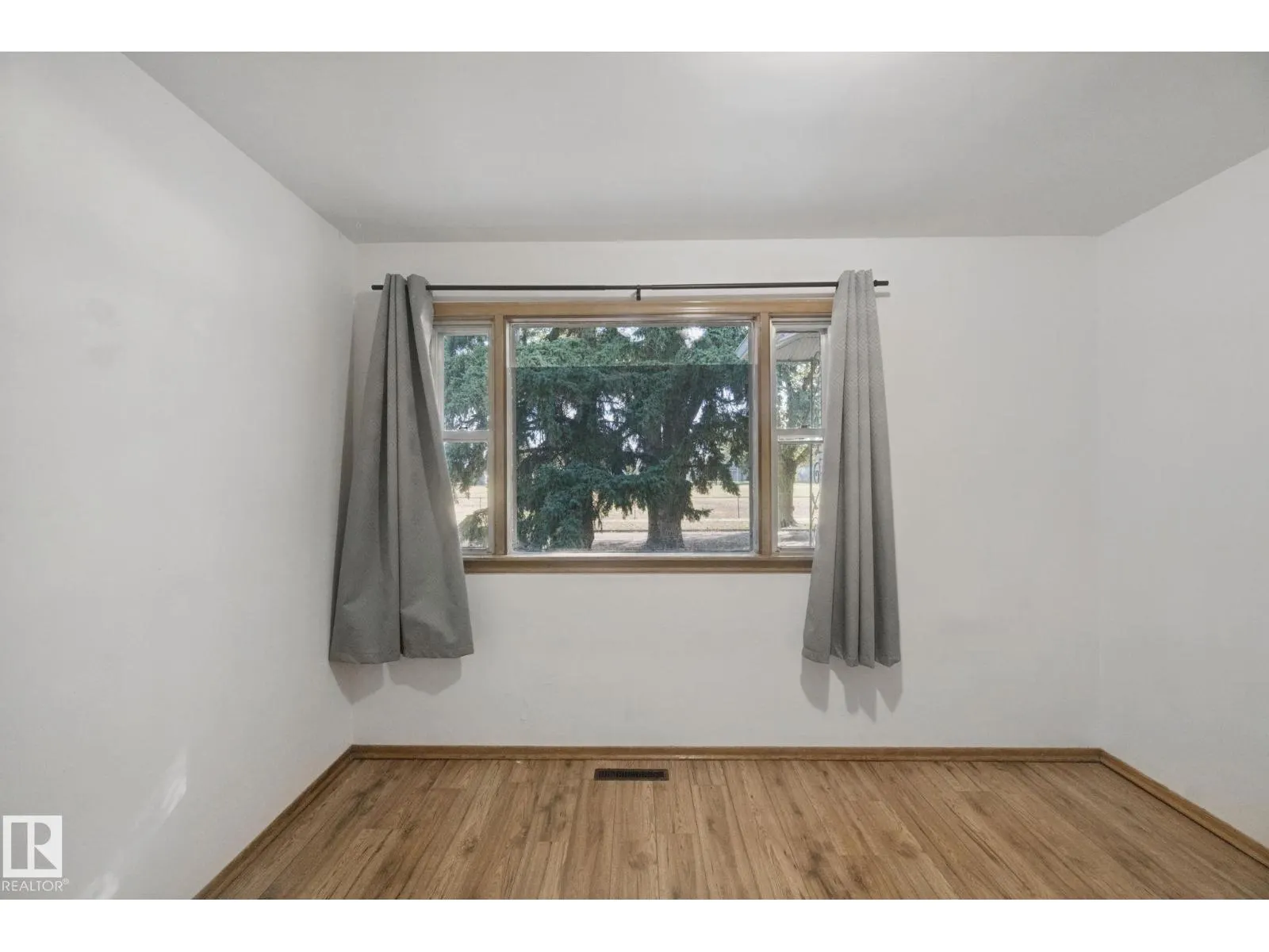 12126 57 ST NW