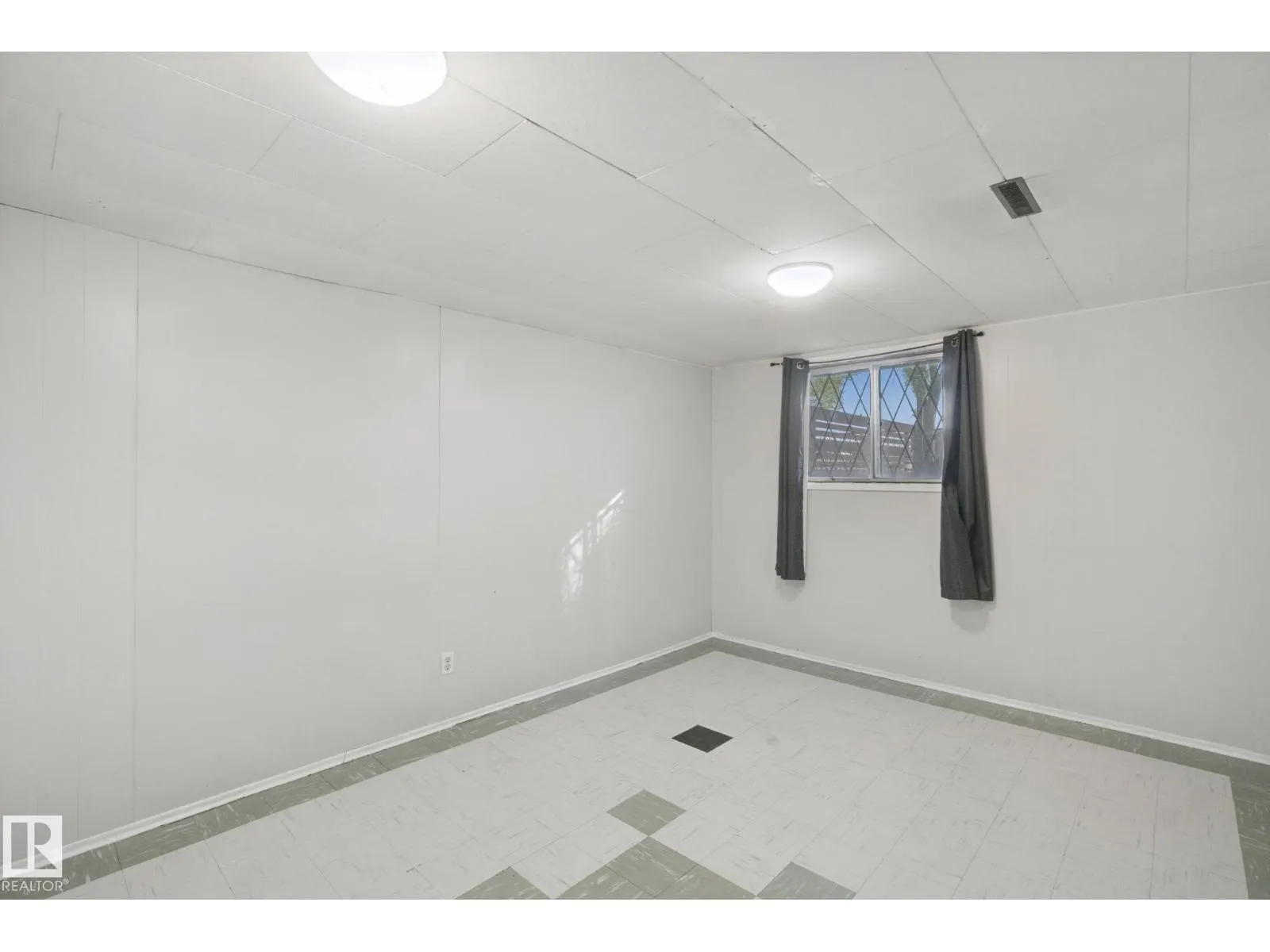 12126 57 ST NW