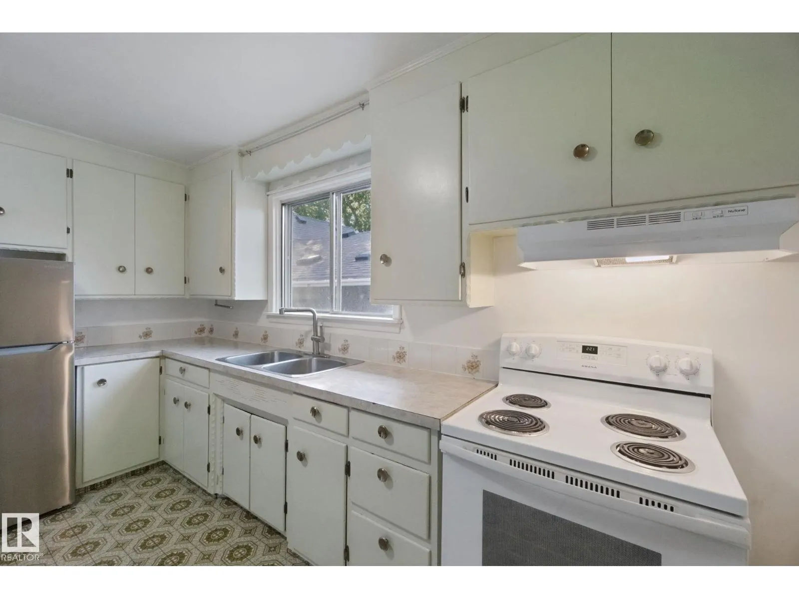 12126 57 ST NW