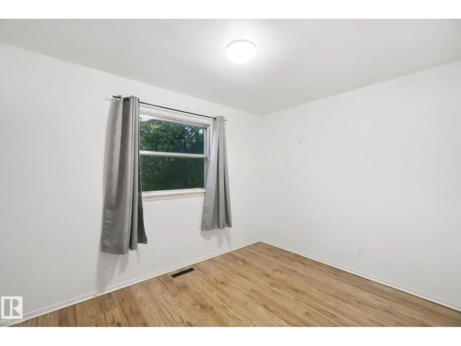 12126 57 ST NW