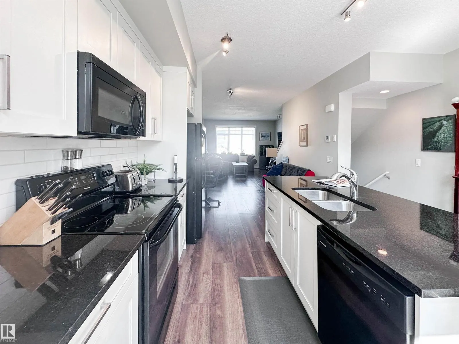 #89 600 BELLEROSE DR