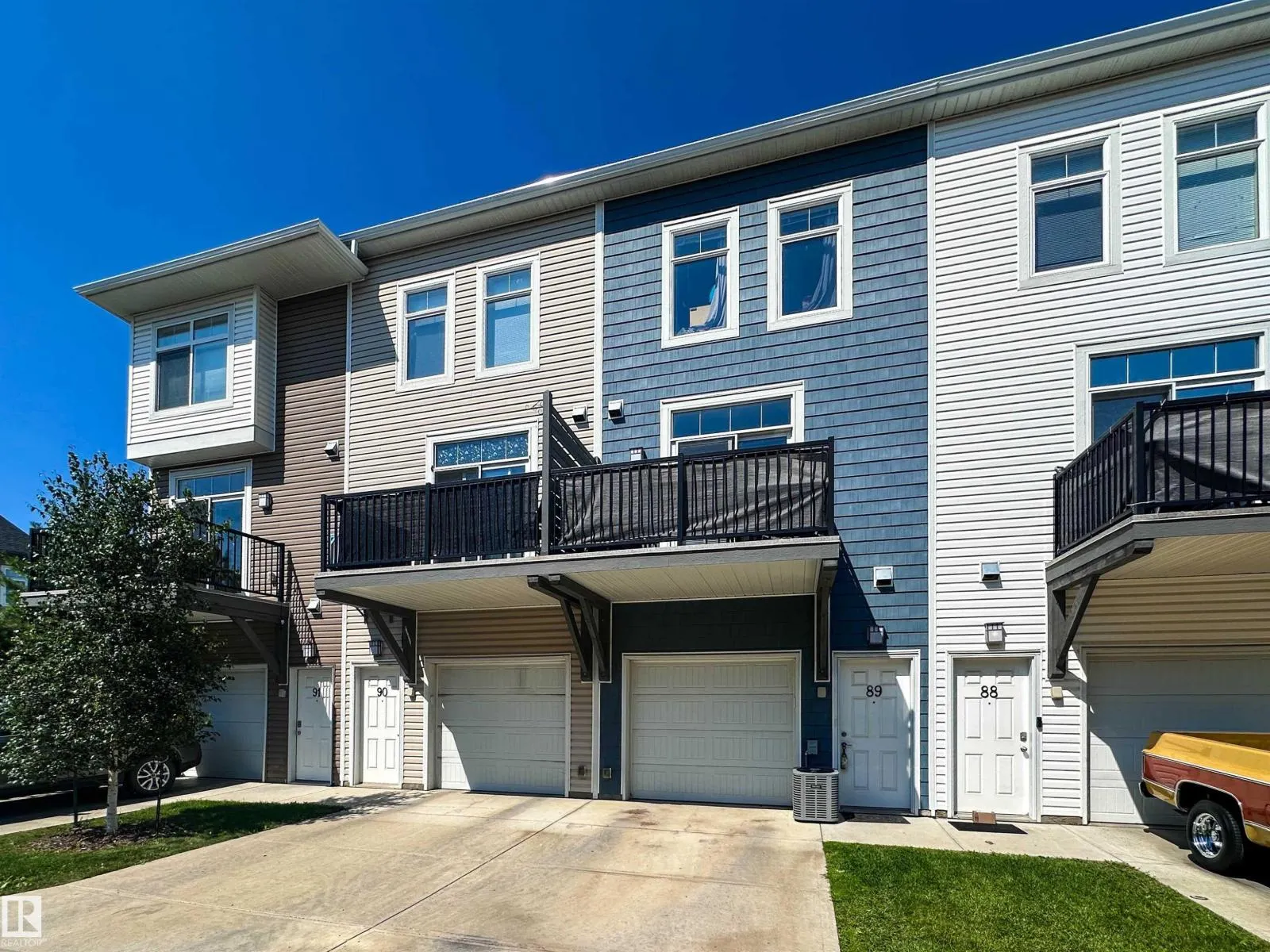 #89 600 BELLEROSE DR