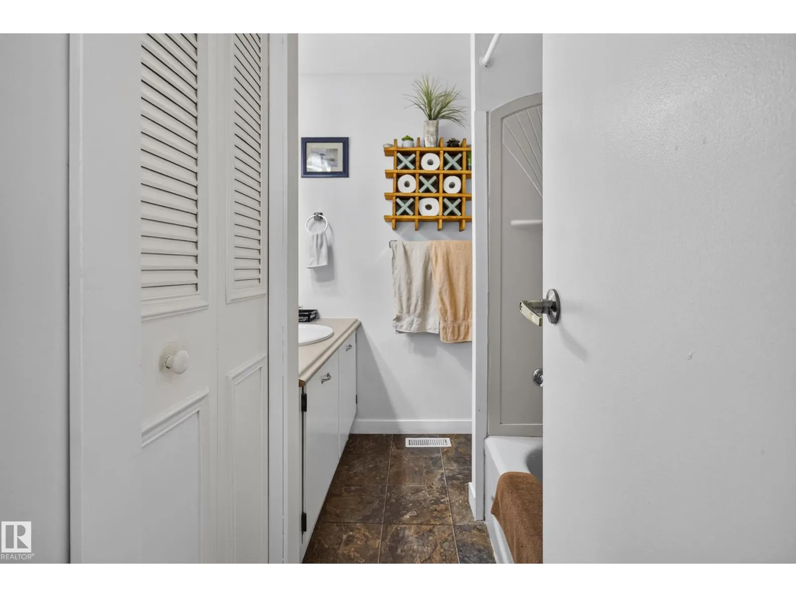 13214 38 ST NW