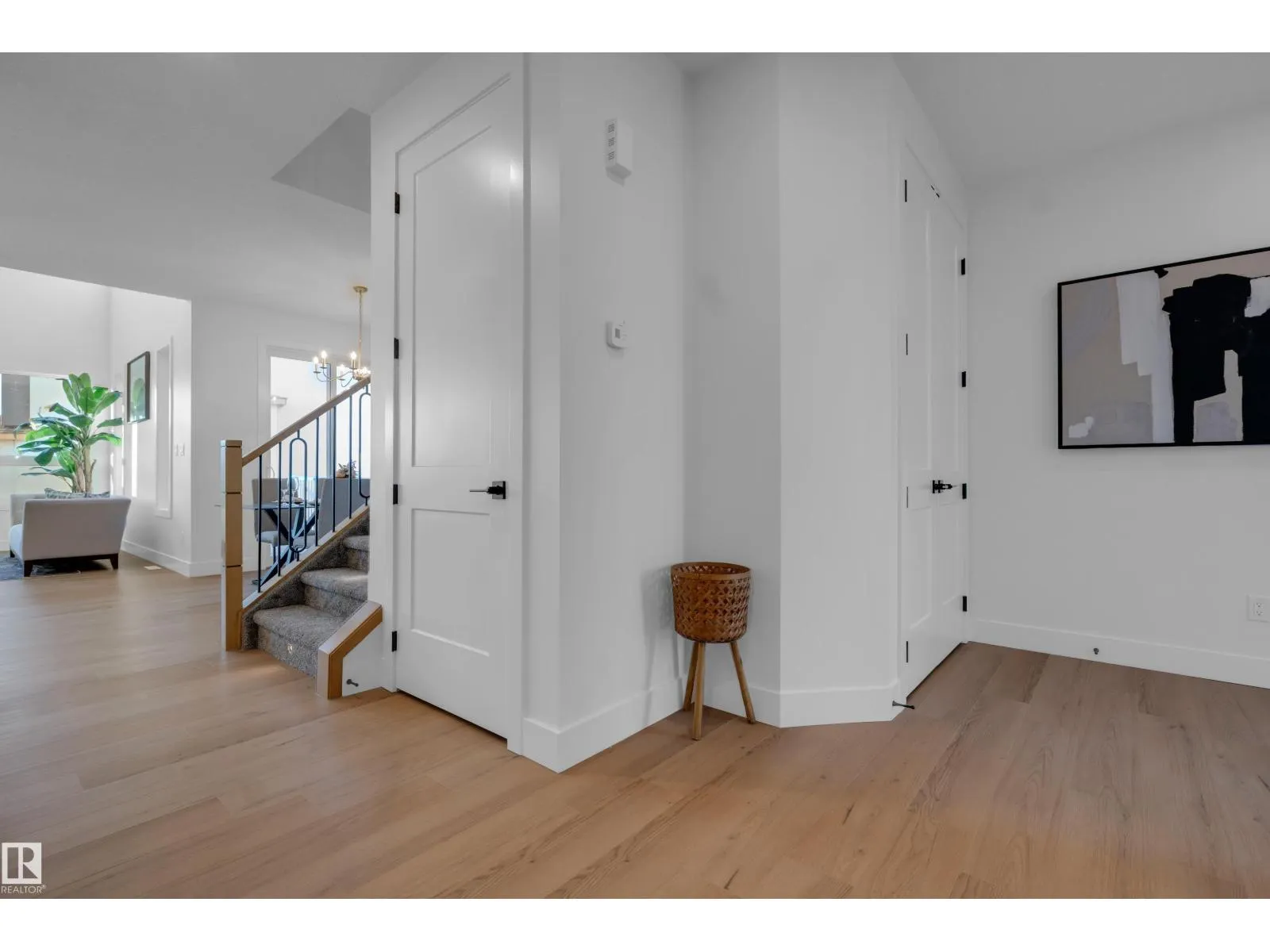 18 Sorel AV