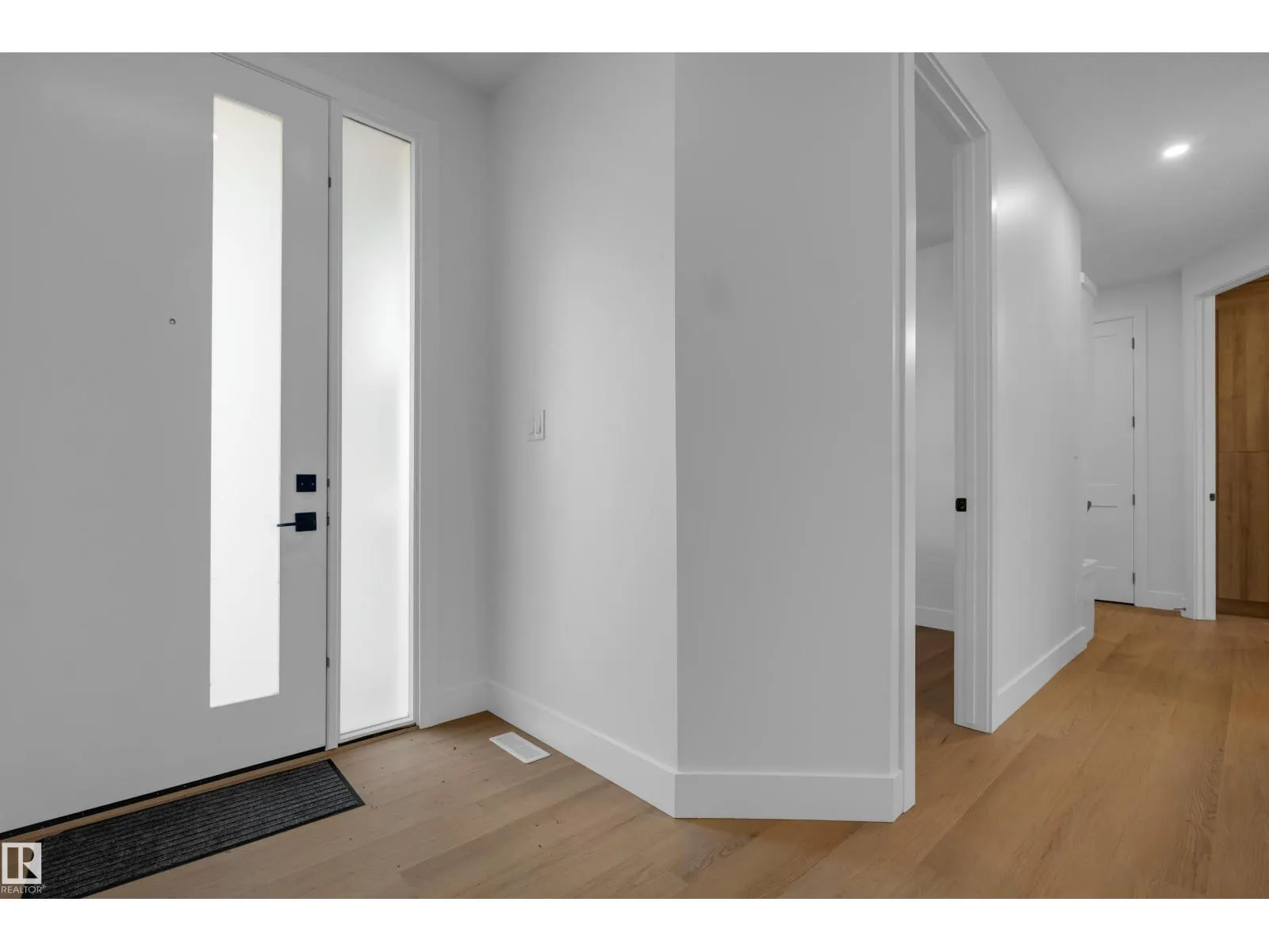 18 Sorel AV