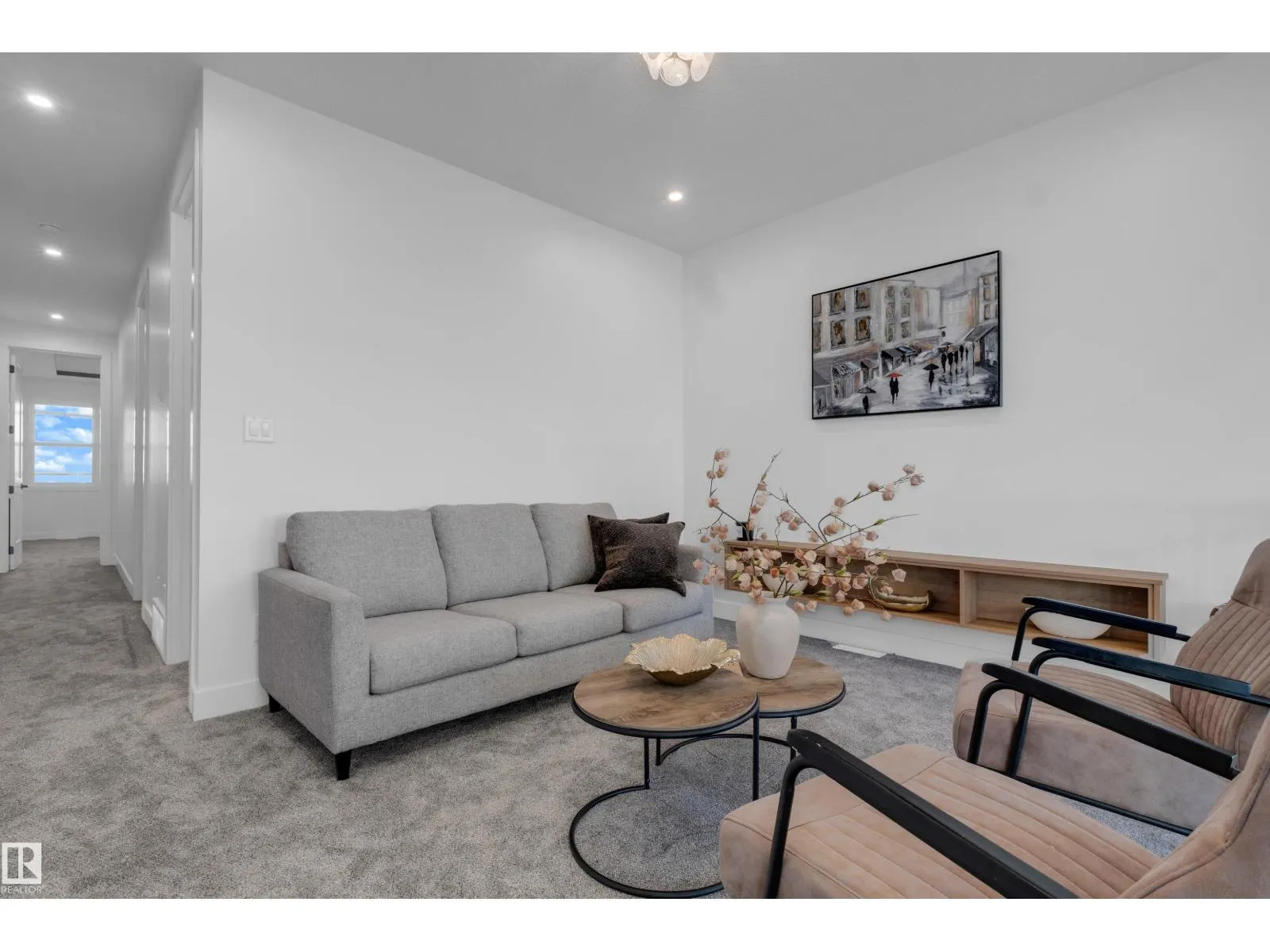 18 Sorel AV