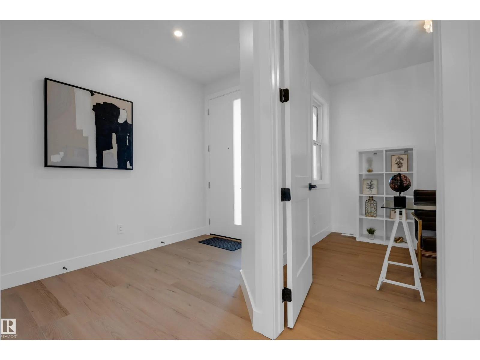 18 Sorel AV