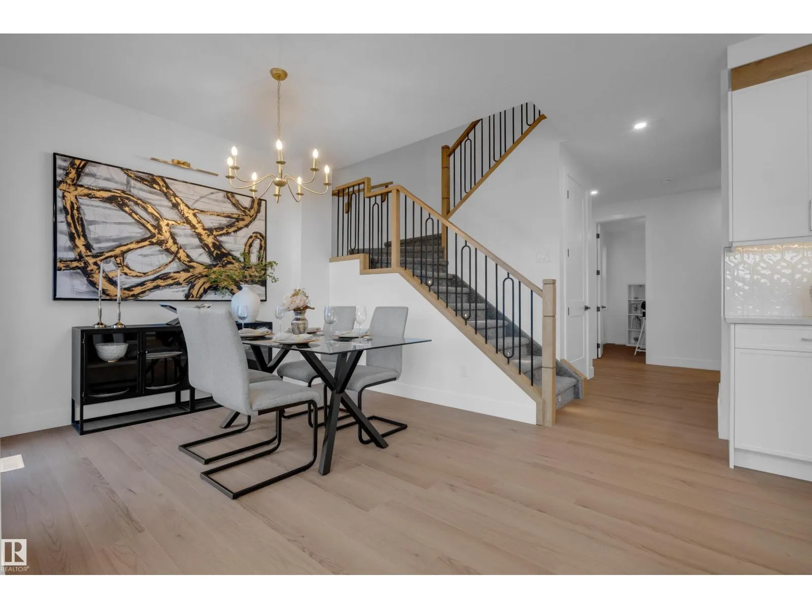 18 Sorel AV