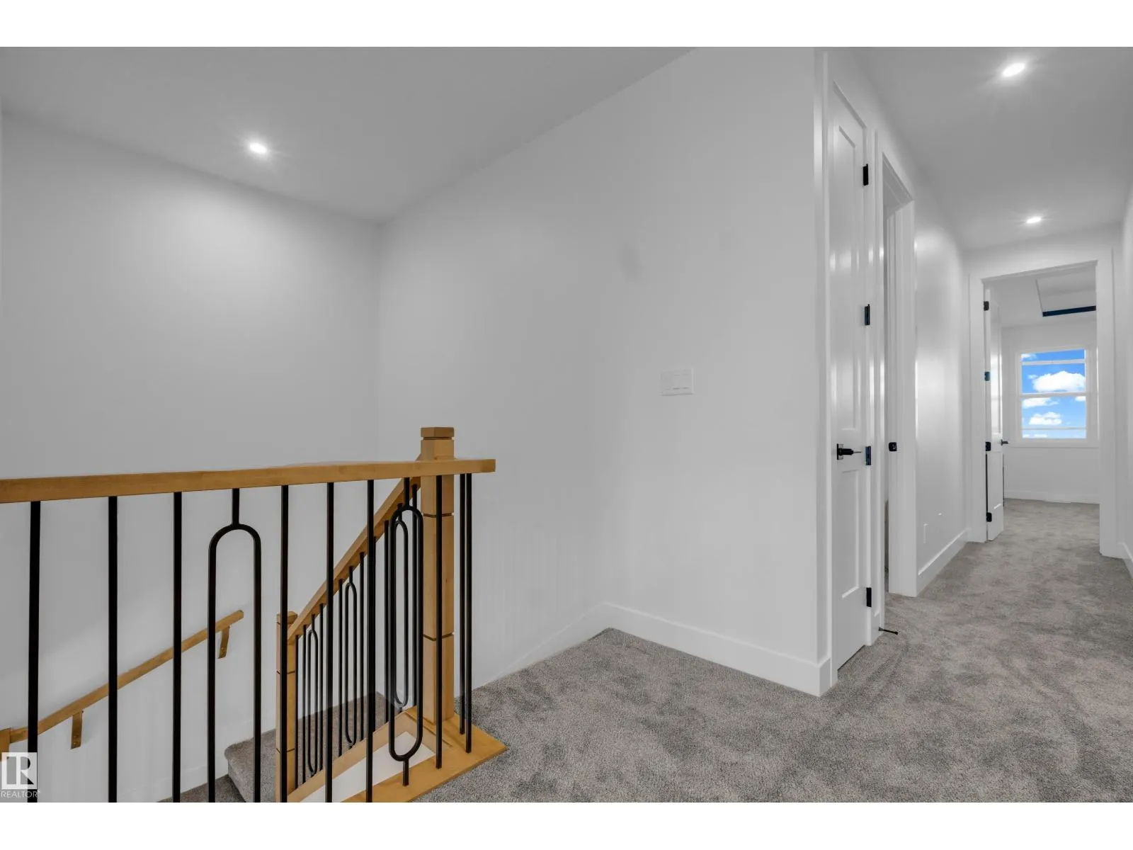 18 Sorel AV