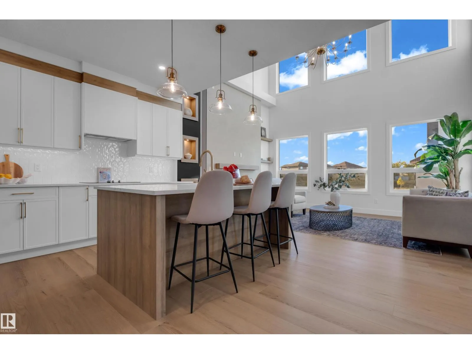 18 Sorel AV