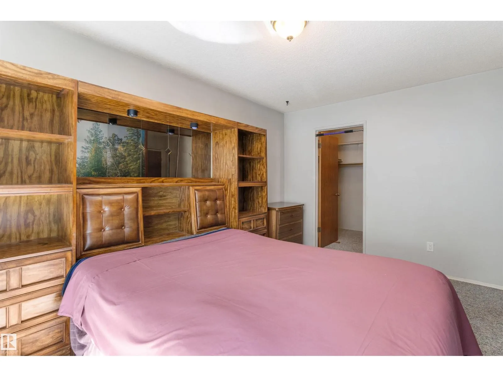 31 GREENFIELD ES