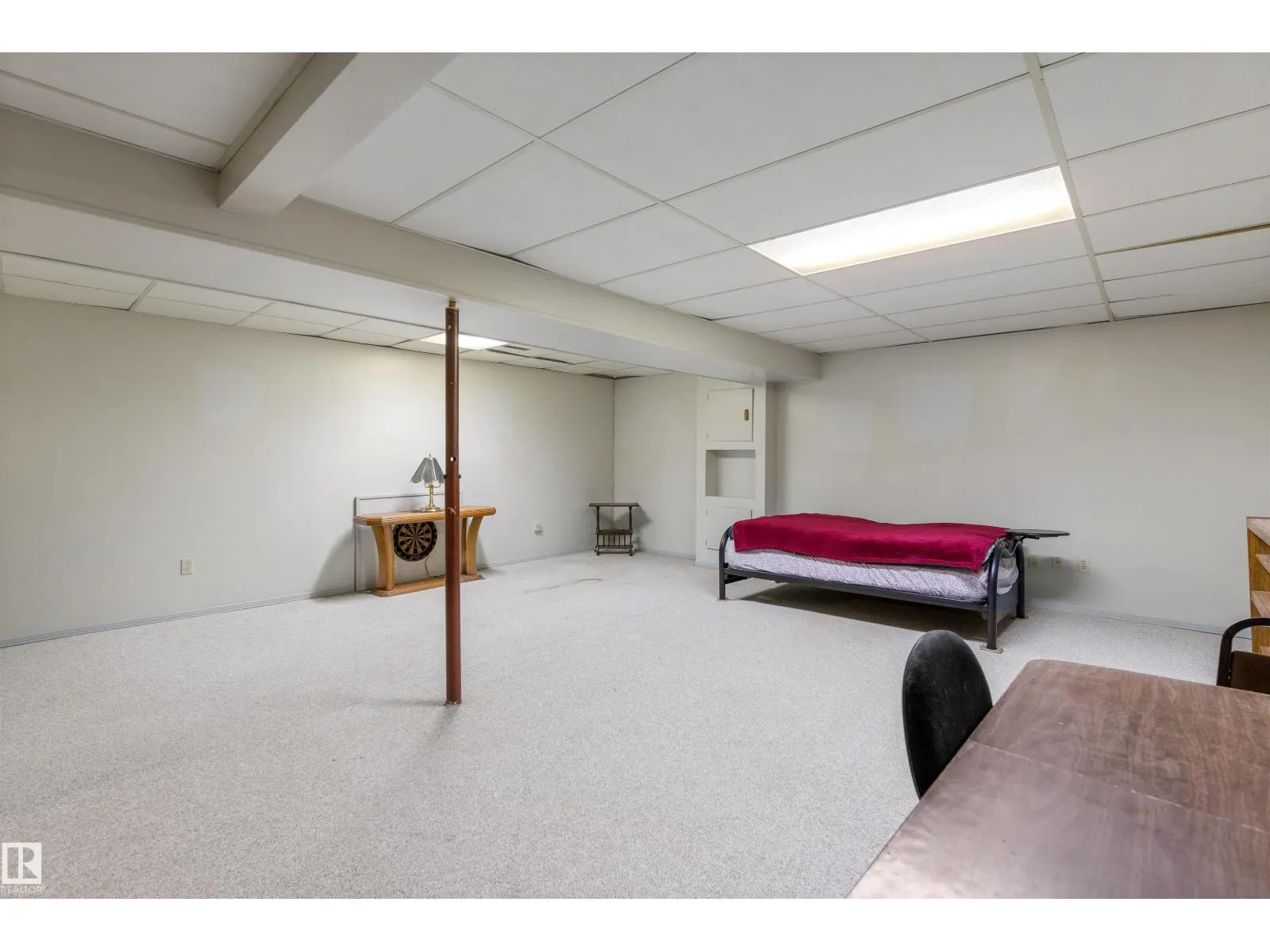 31 GREENFIELD ES