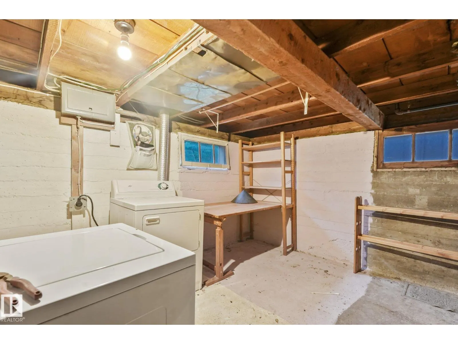 9824 91 AV NW