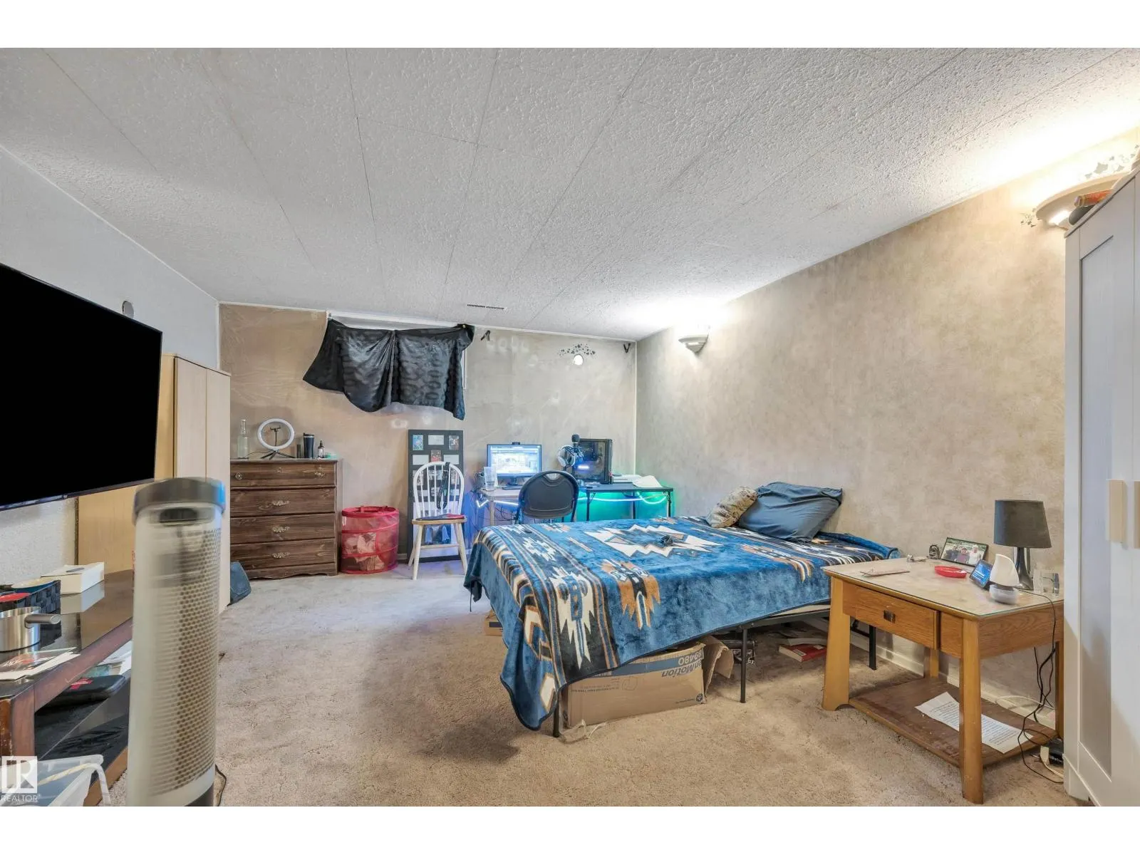 8812 135a AV S NW