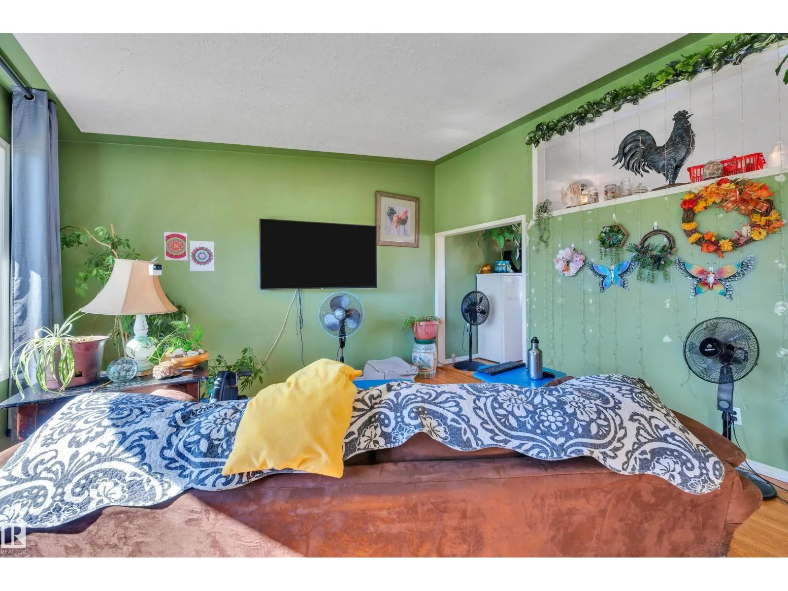 8812 135a AV S NW