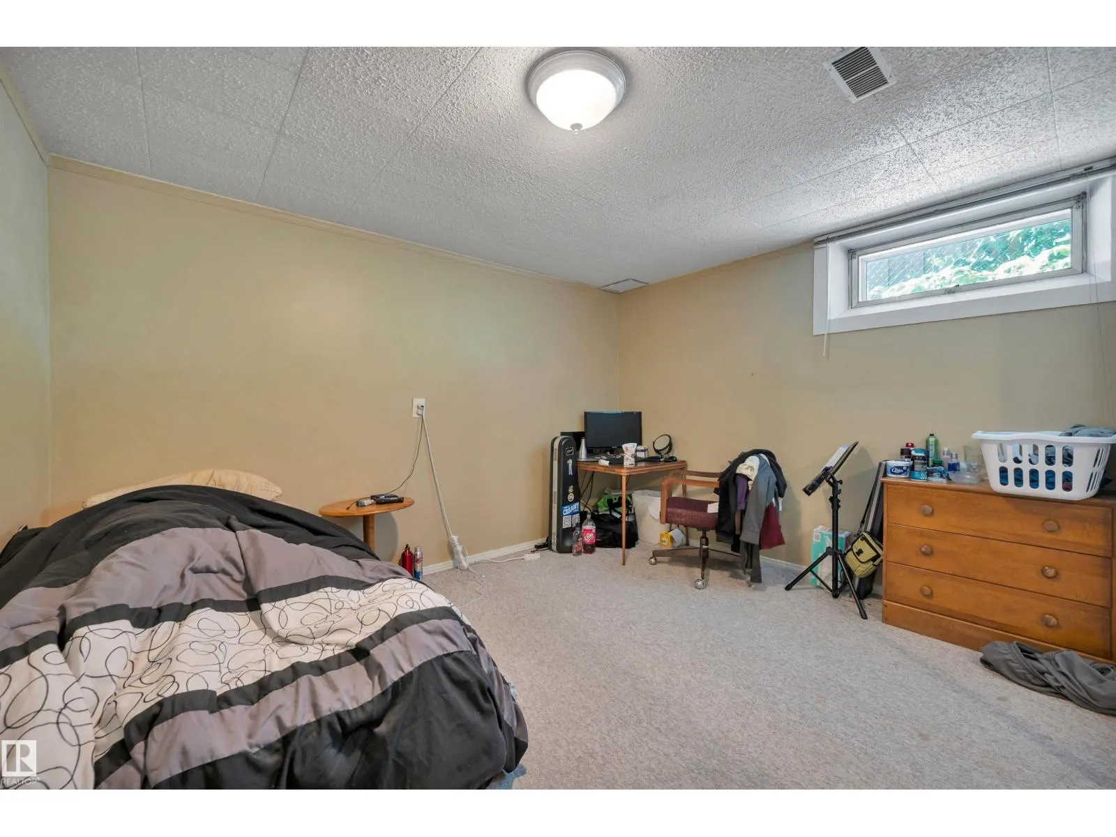 8812 135a AV S NW