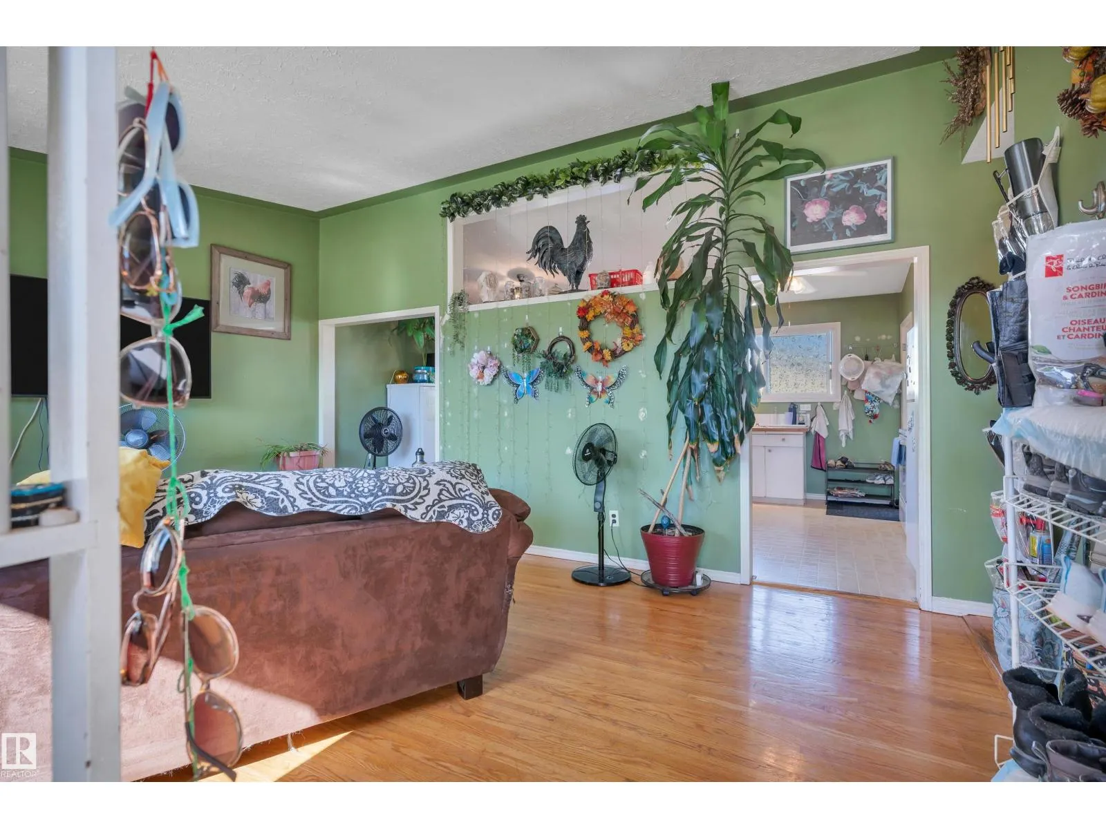 8812 135a AV S NW