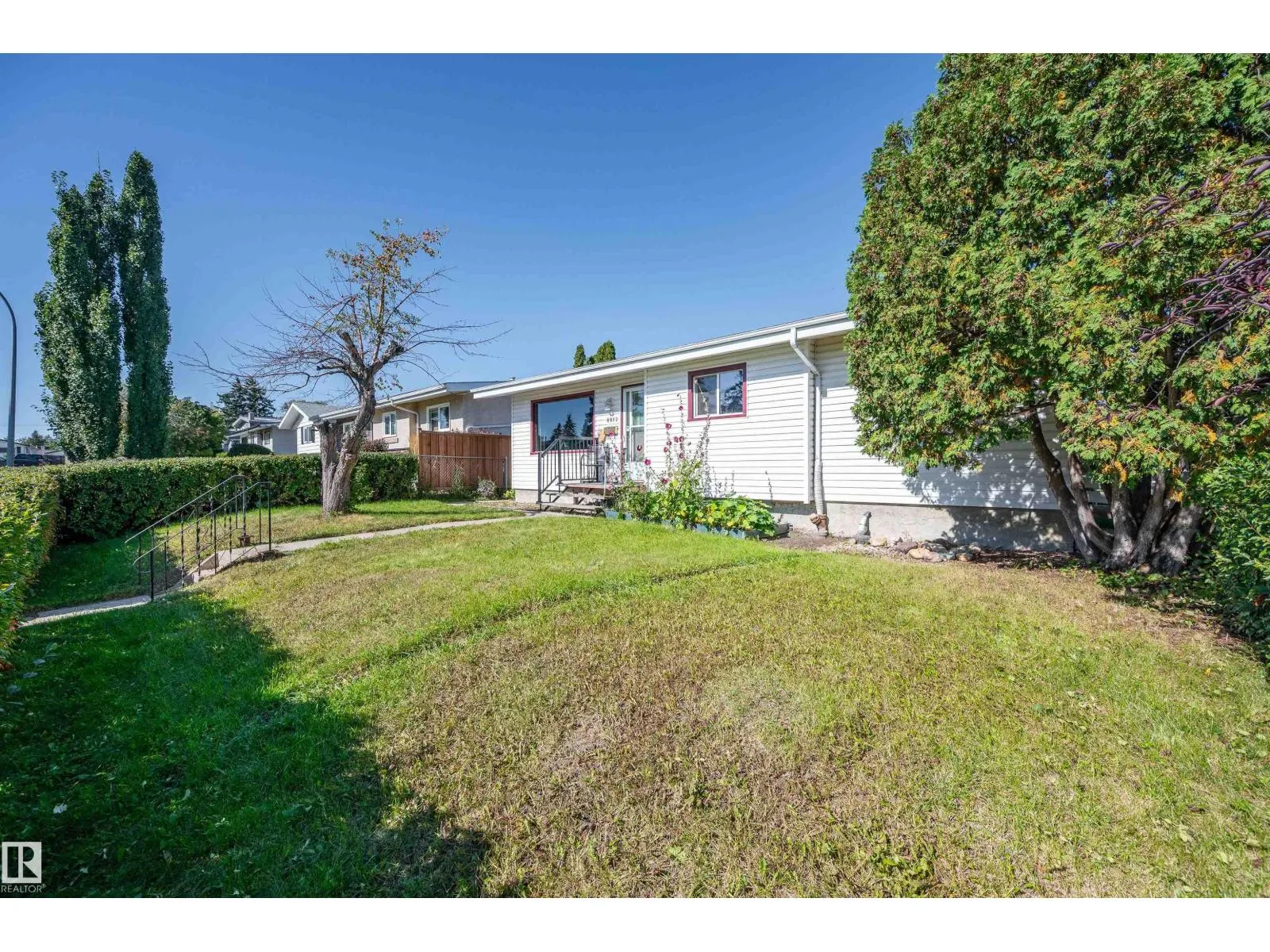 8812 135a AV S NW
