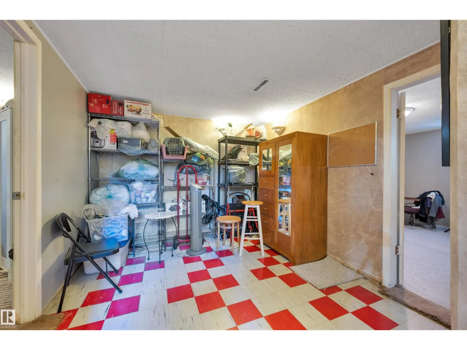 8812 135a AV S NW
