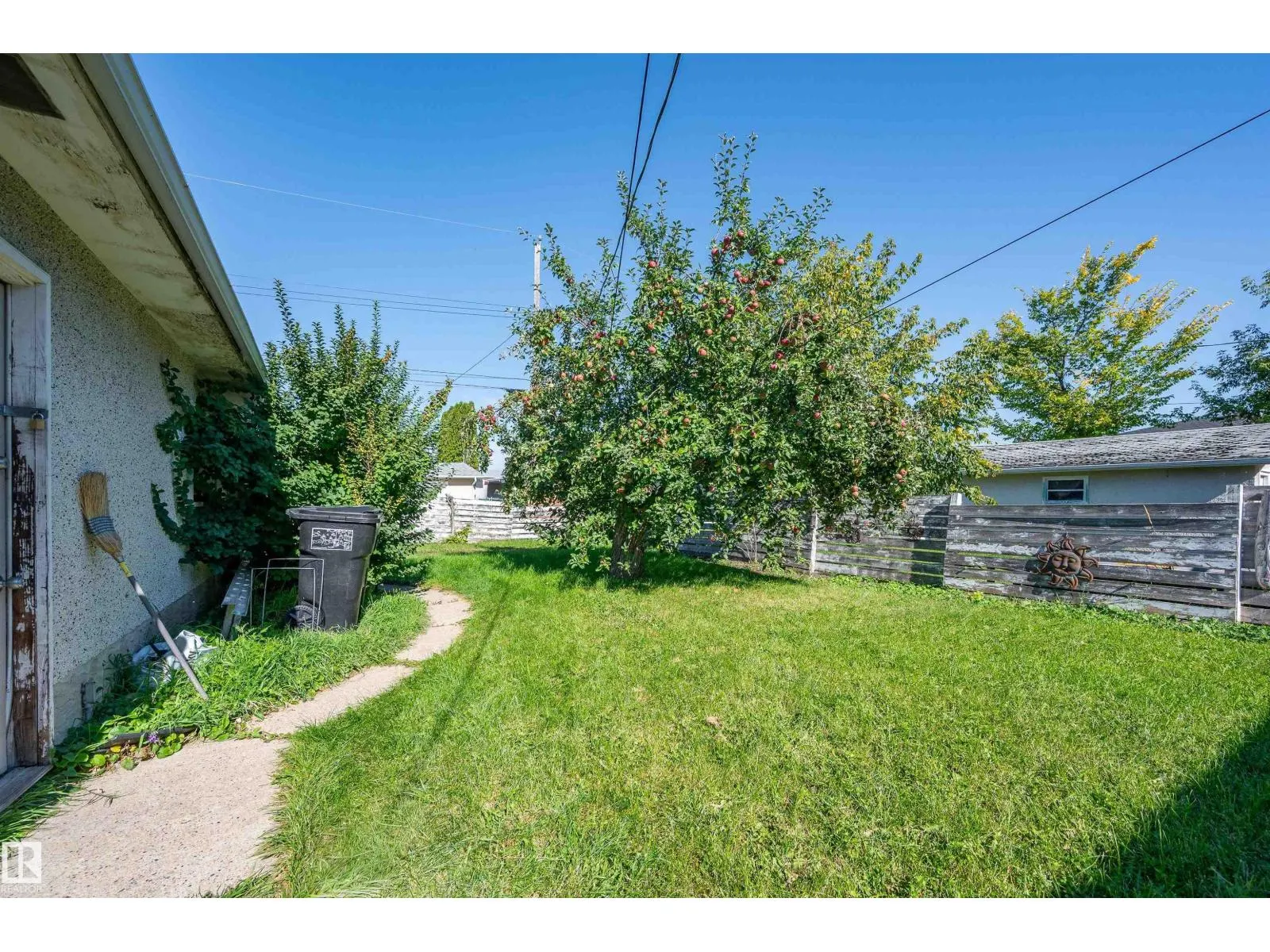 8812 135a AV S NW