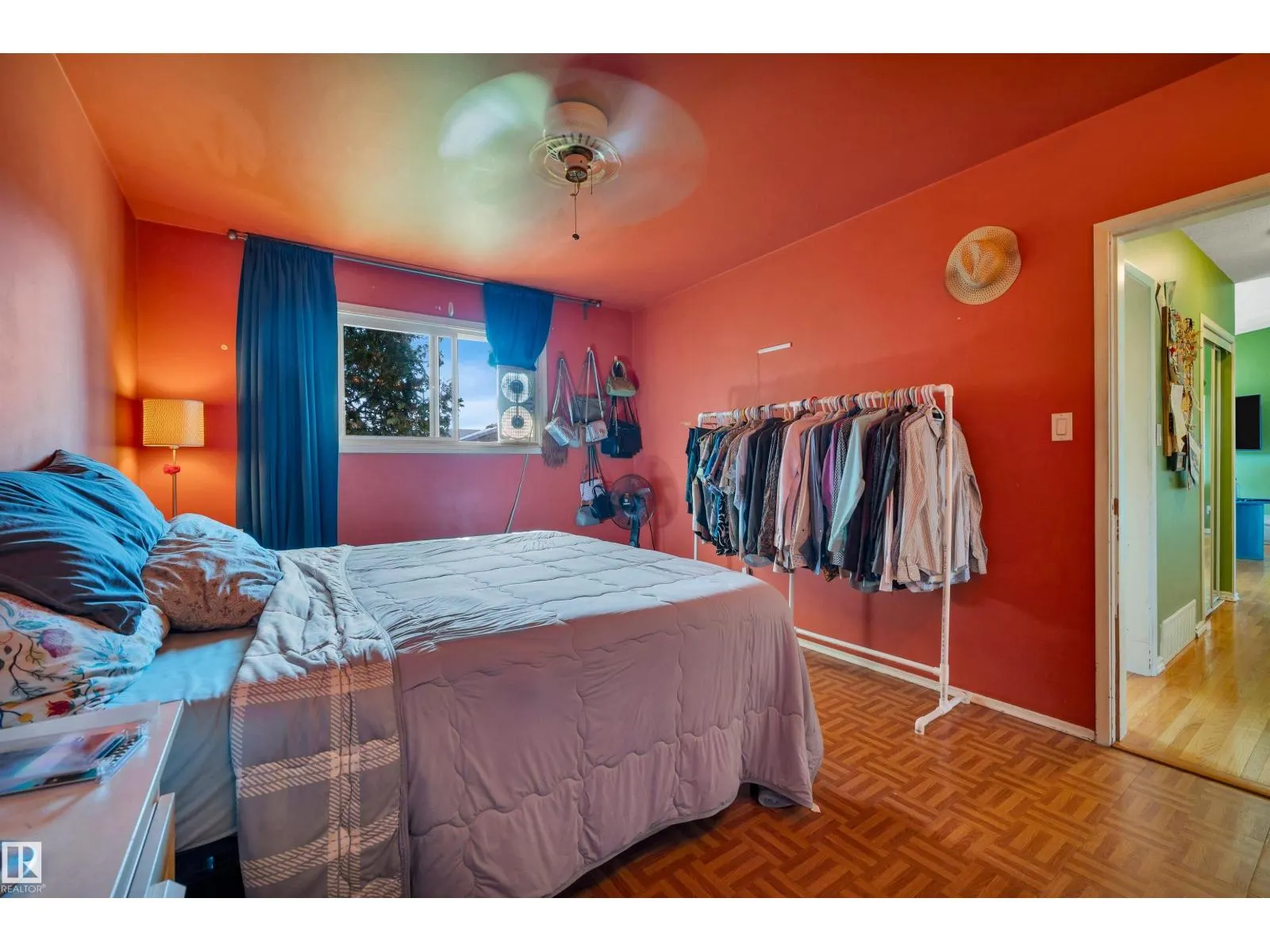8812 135a AV S NW