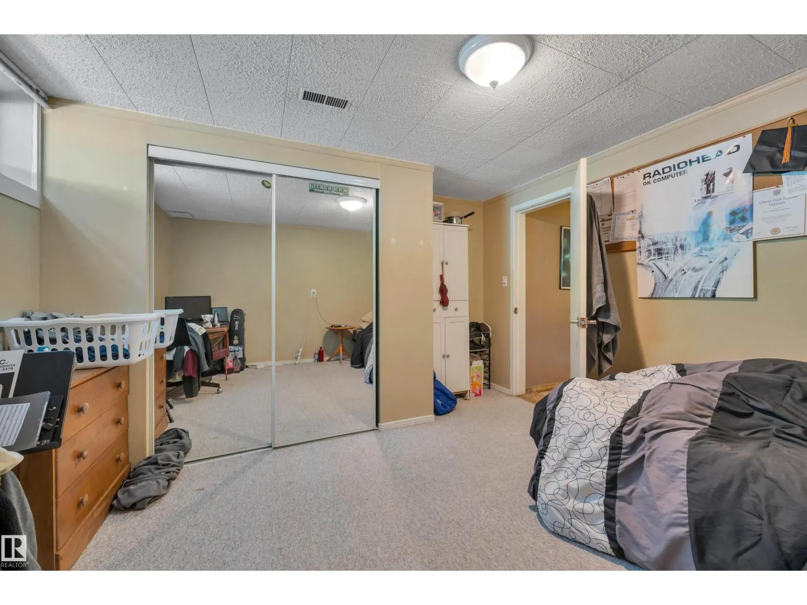 8812 135a AV S NW
