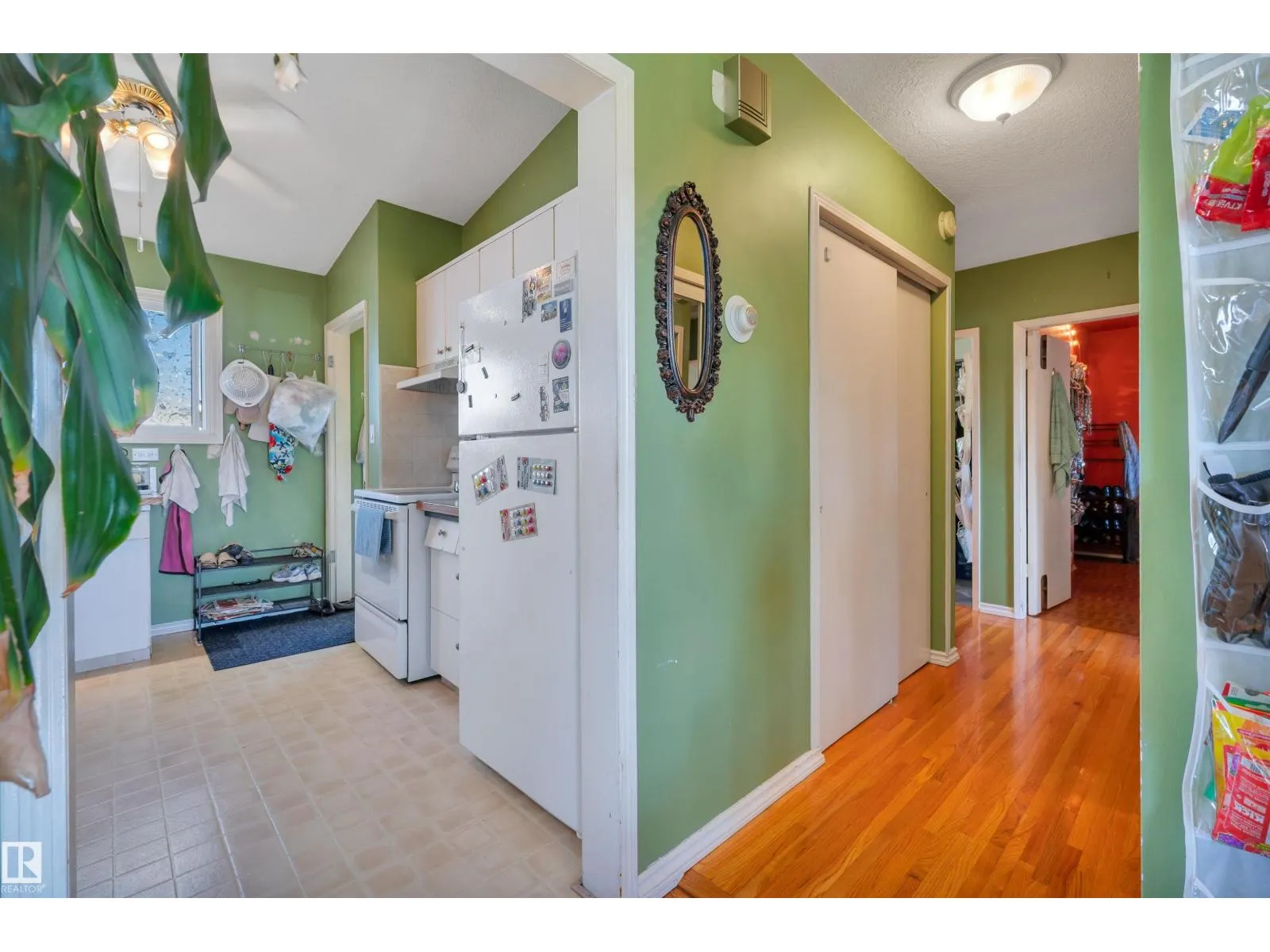 8812 135a AV S NW