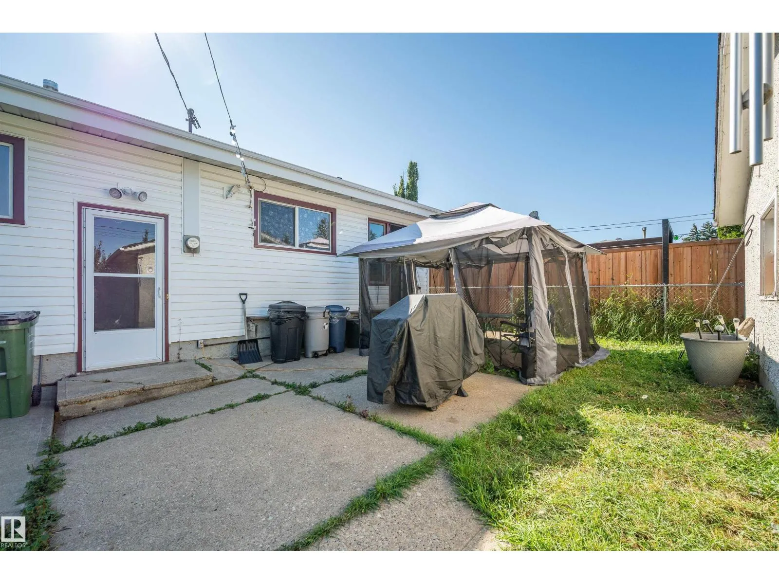 8812 135a AV S NW