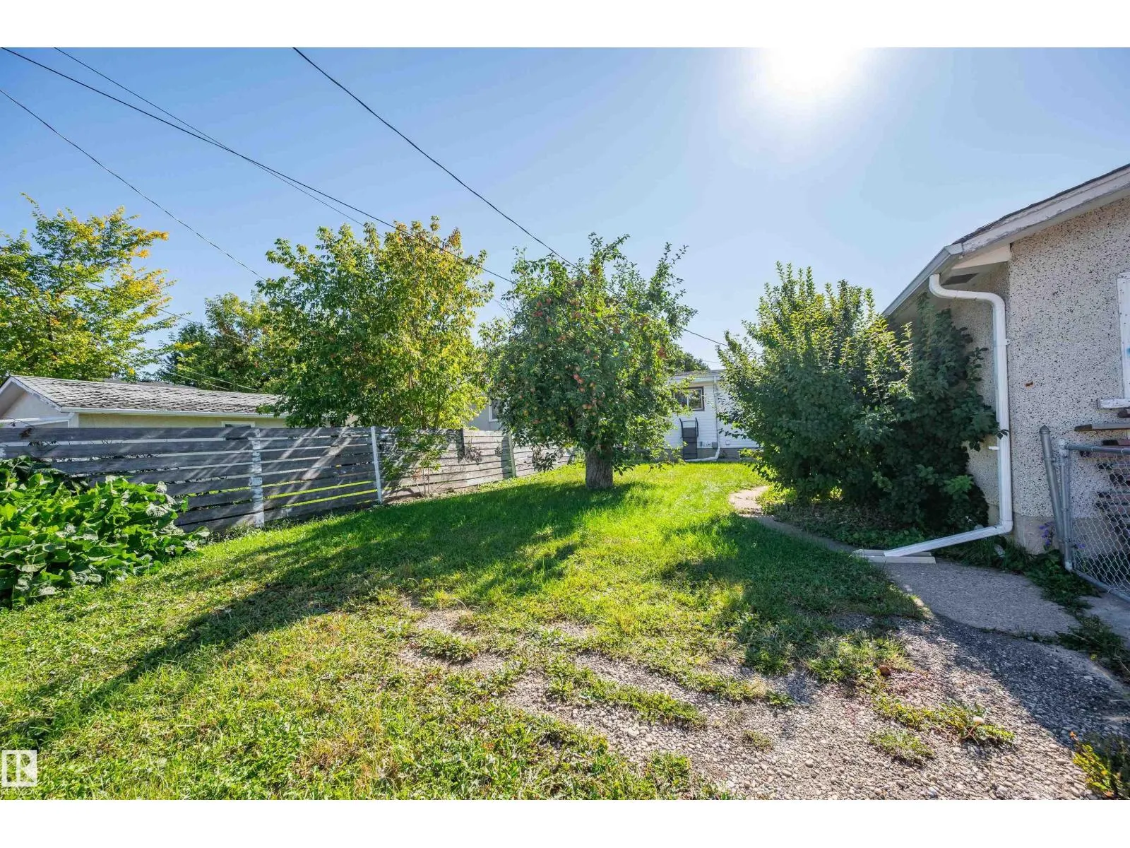 8812 135a AV S NW
