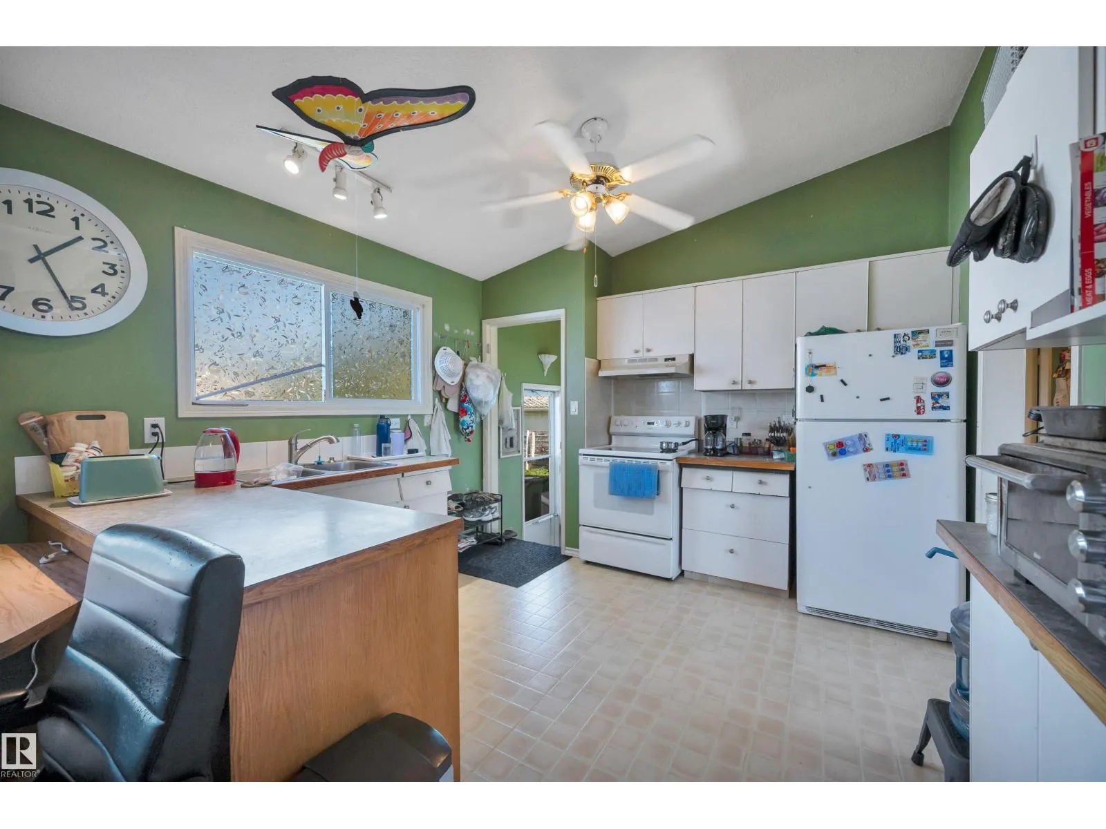 8812 135a AV S NW