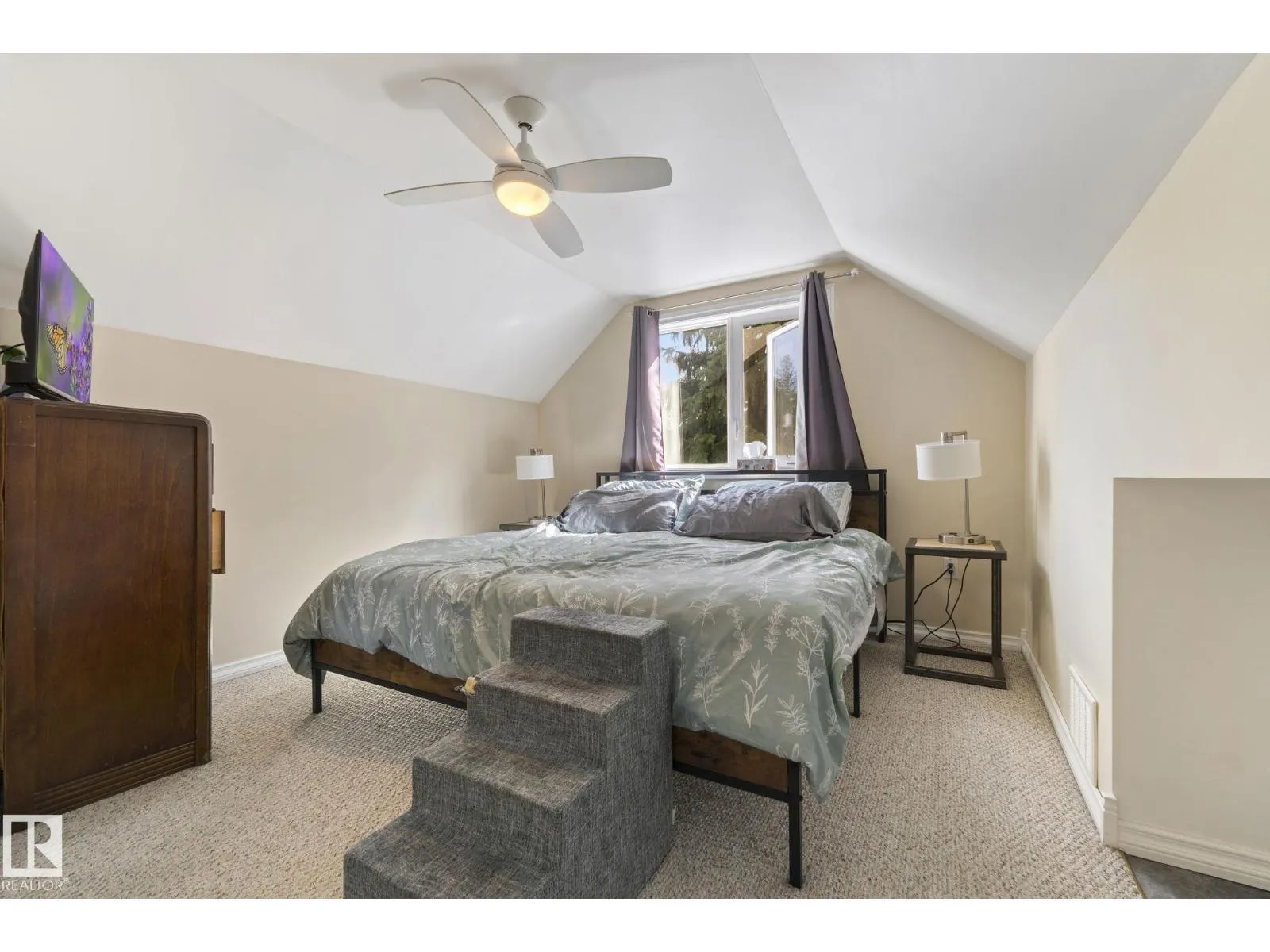 11331 60 ST NW