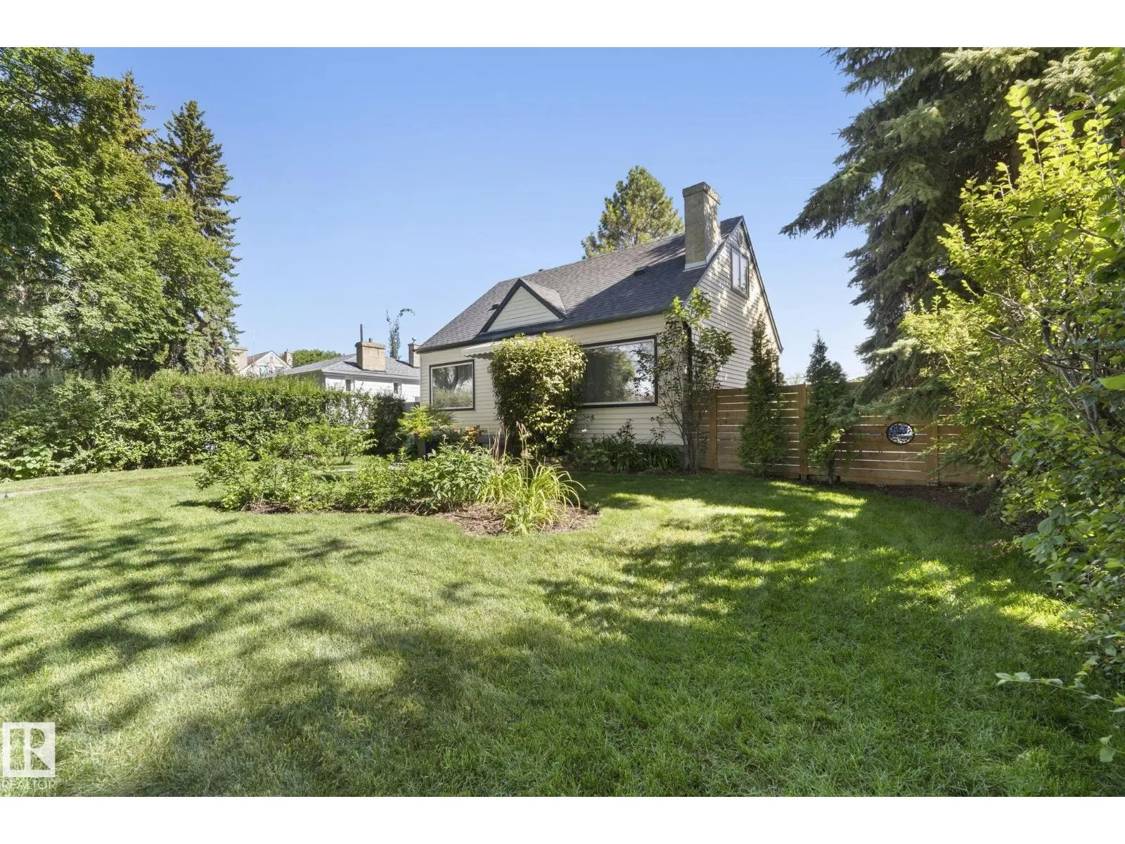 11331 60 ST NW