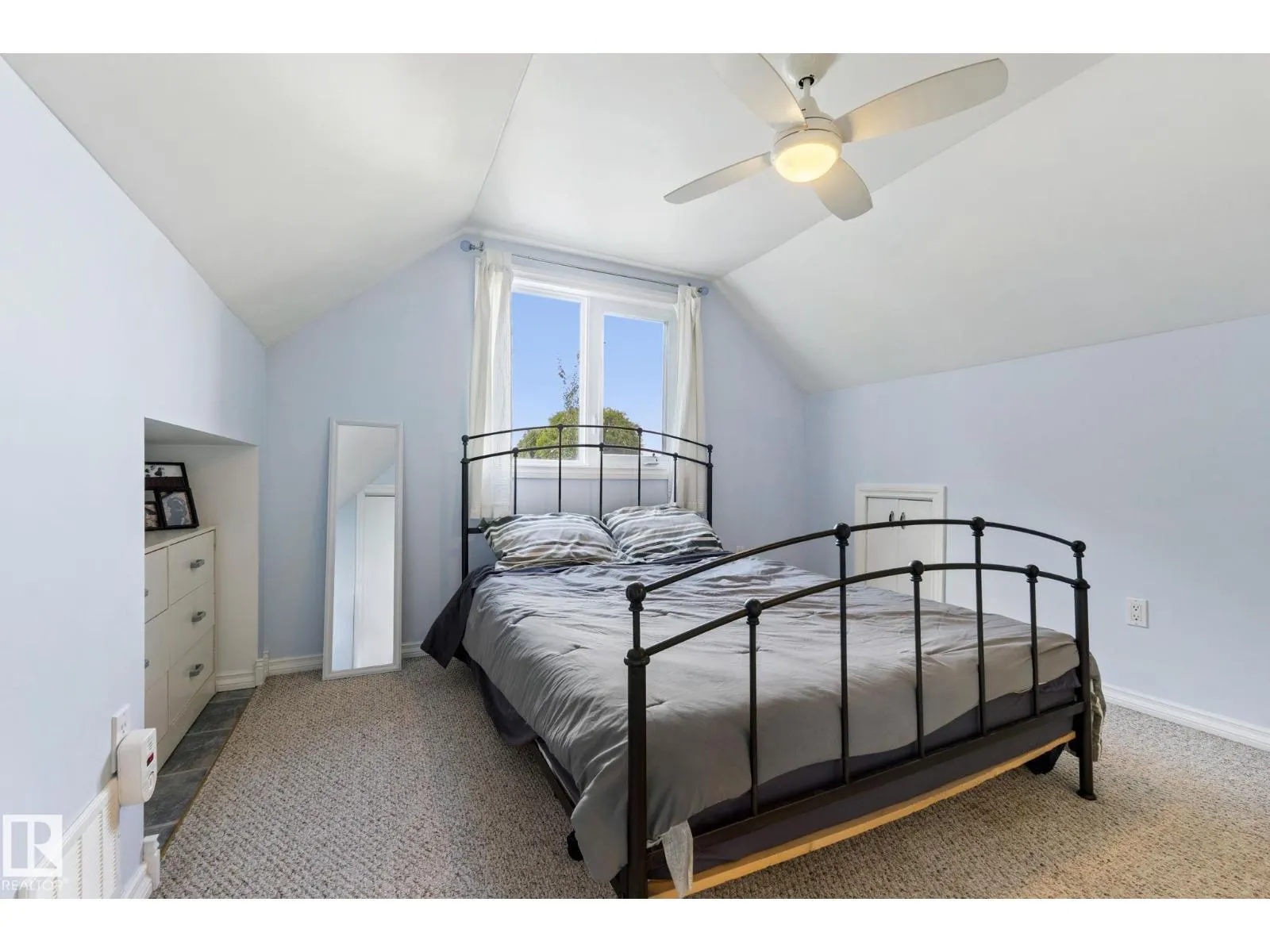 11331 60 ST NW